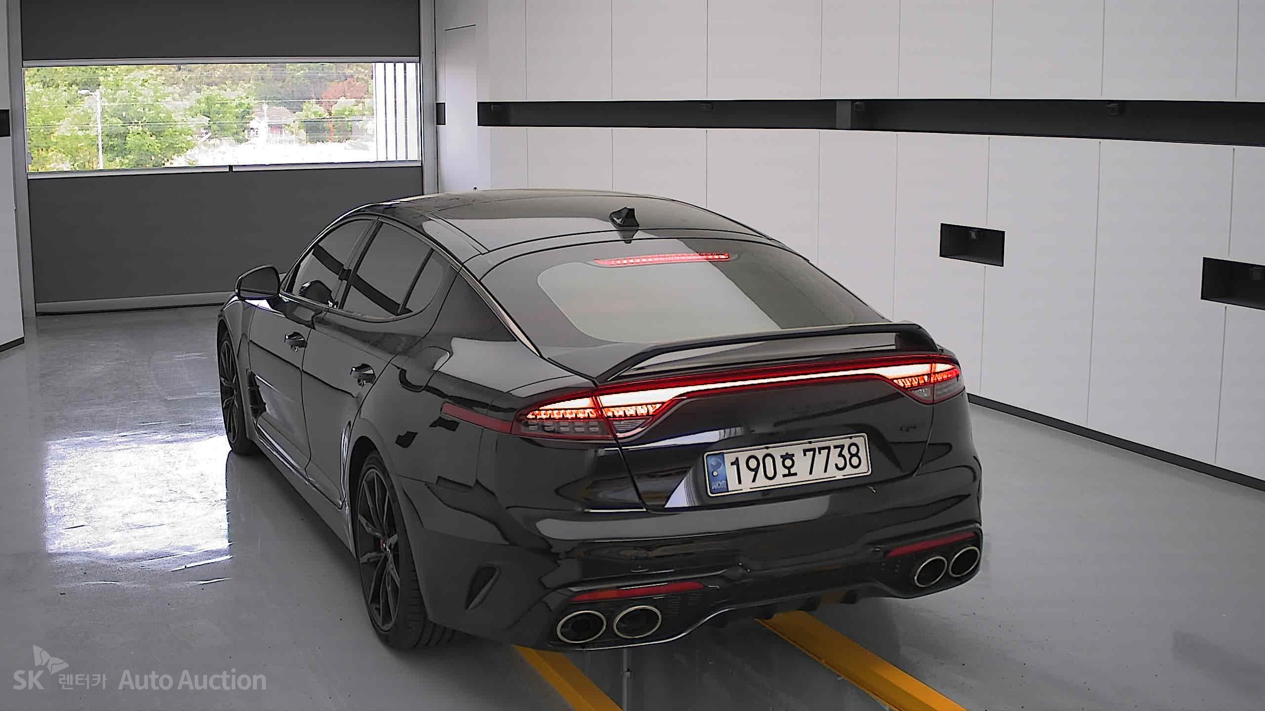 2023 - kia stinger