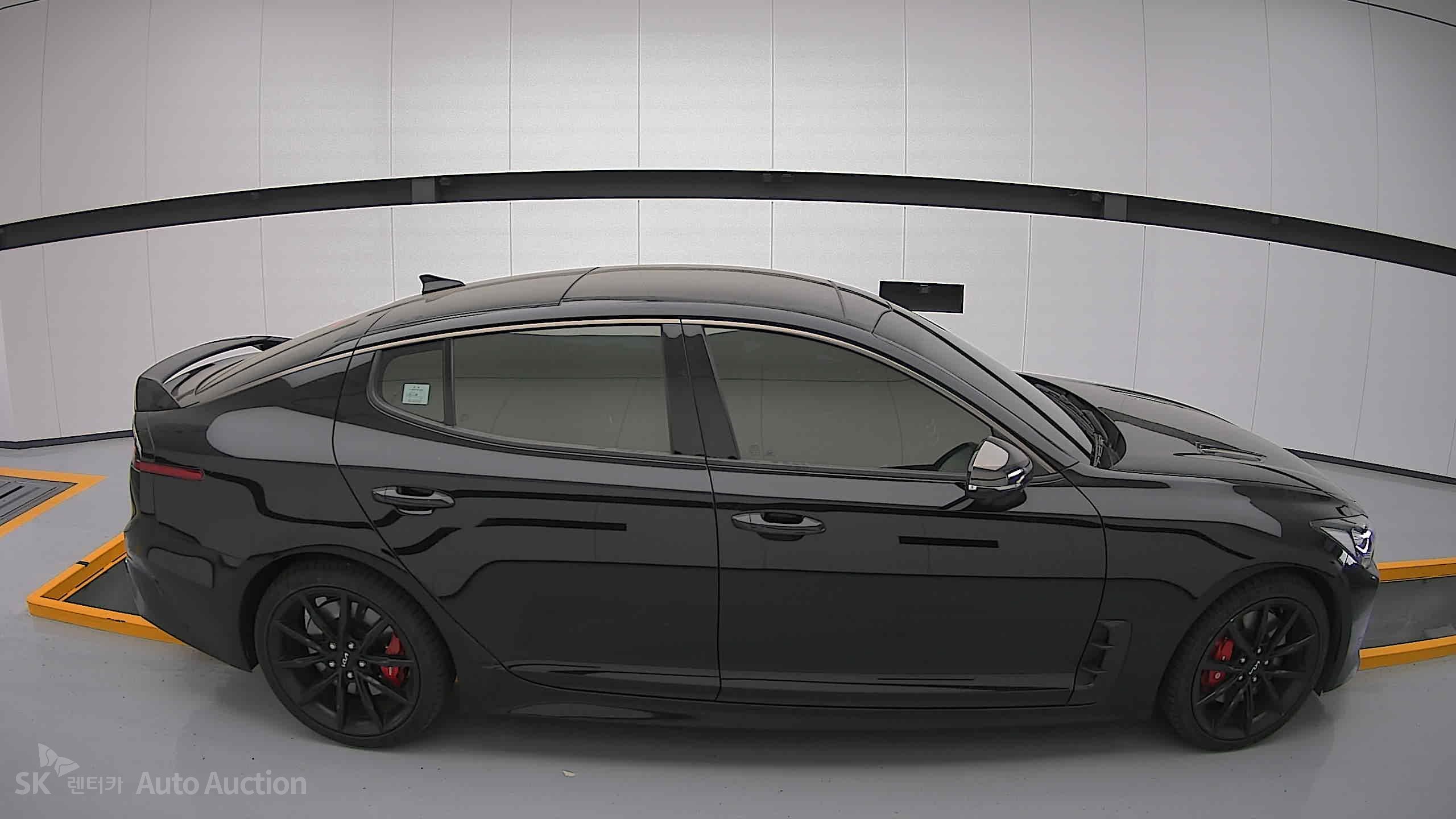 2023 - kia stinger