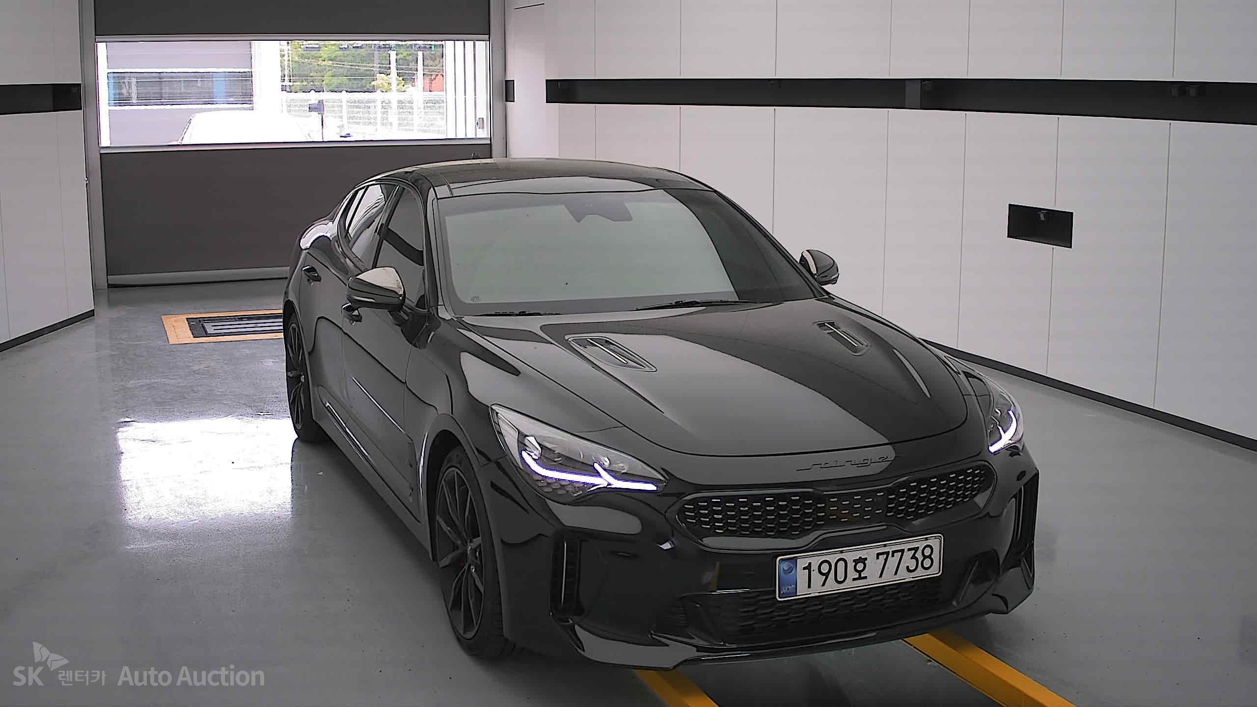 2023 - kia stinger