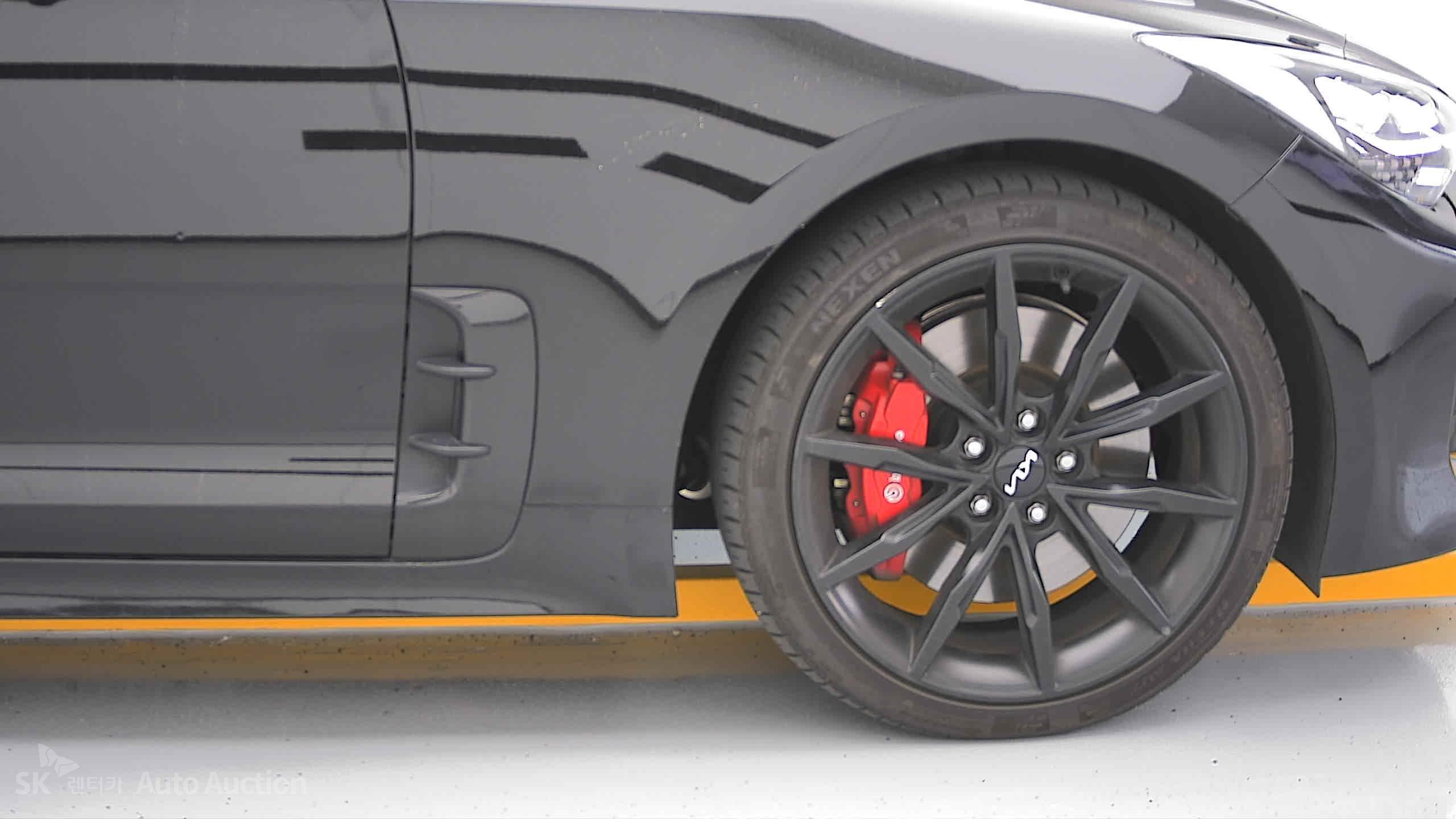 2023 - kia stinger