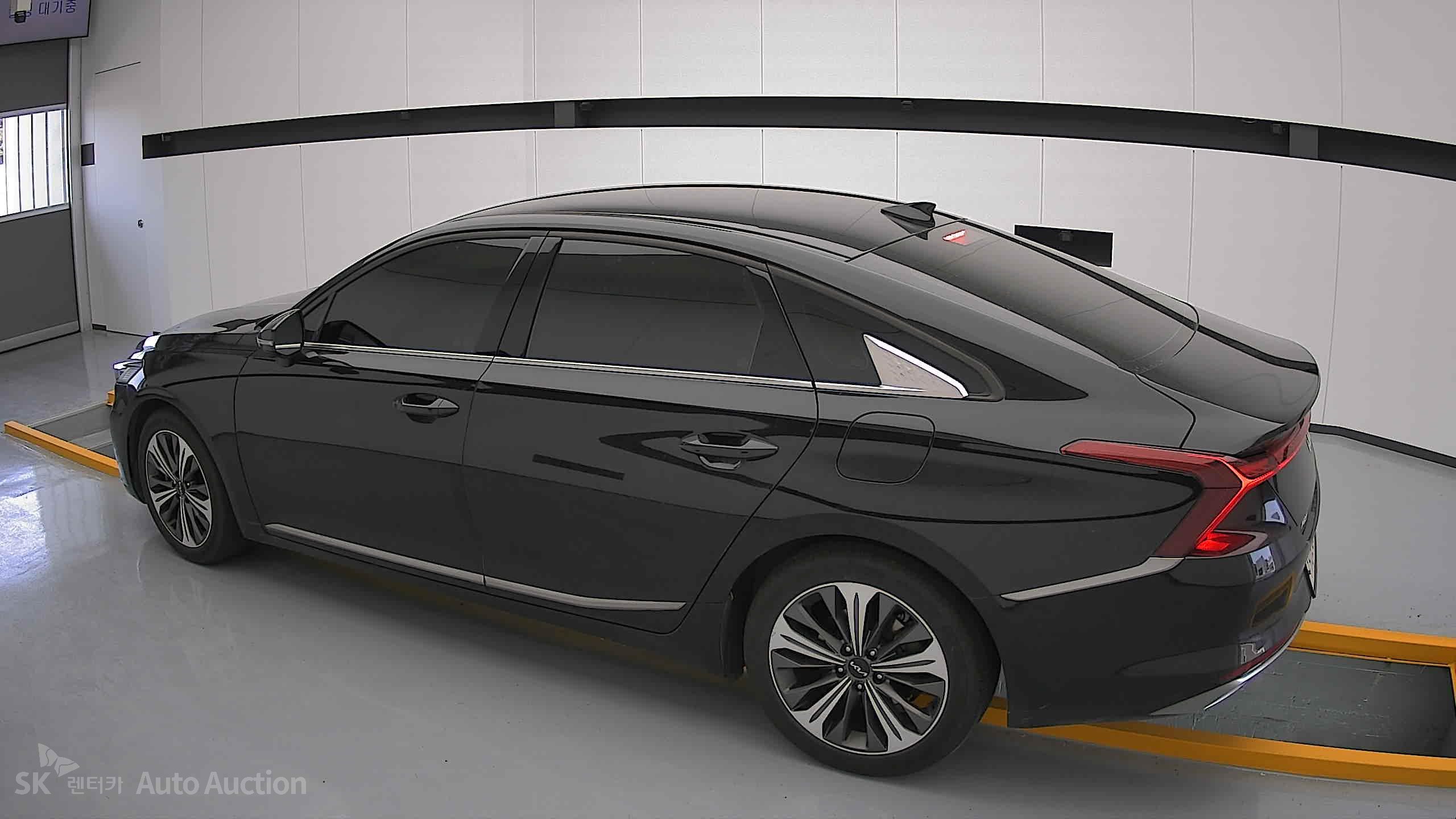 2022 - kia k8