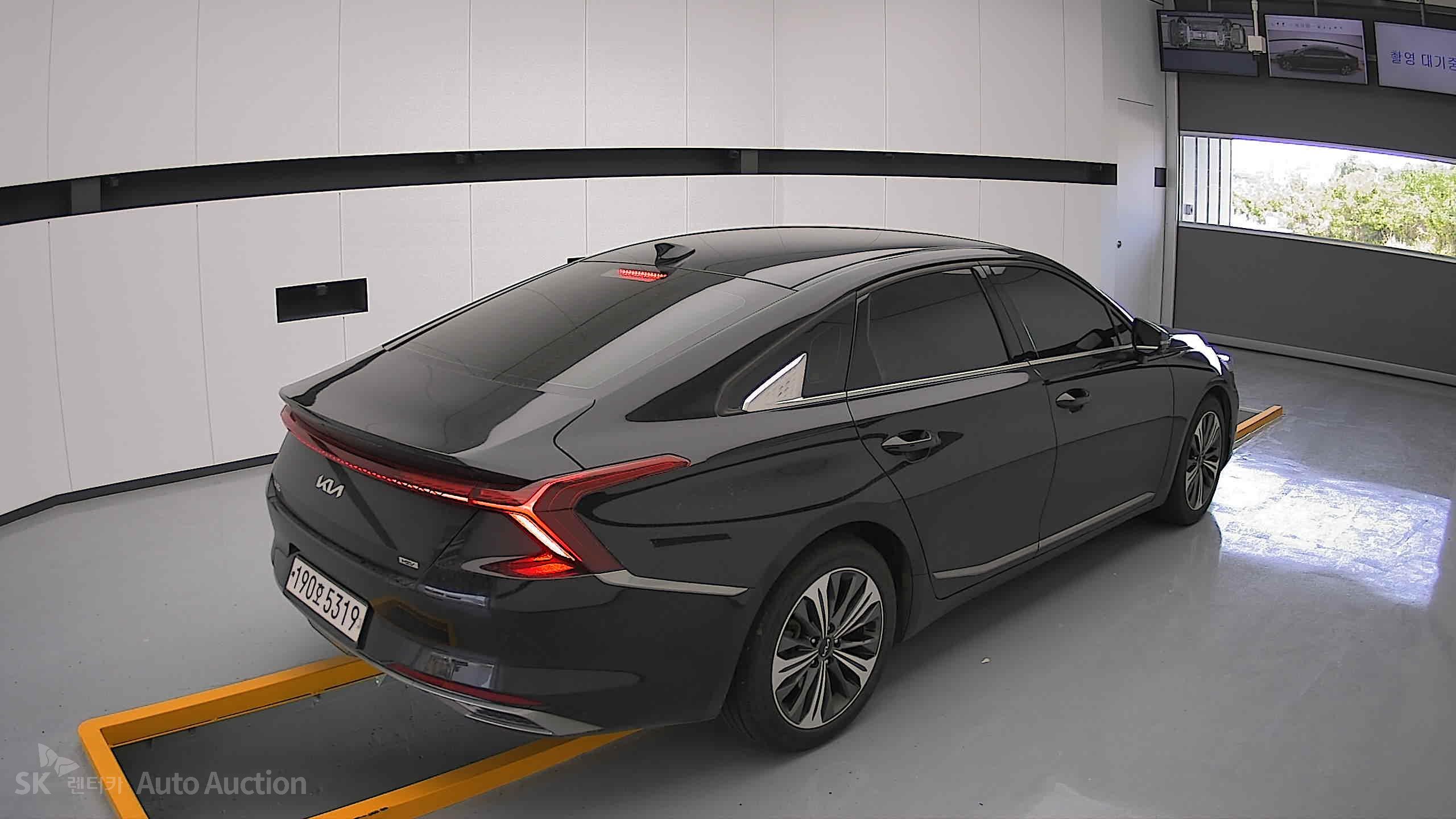 2022 - kia k8