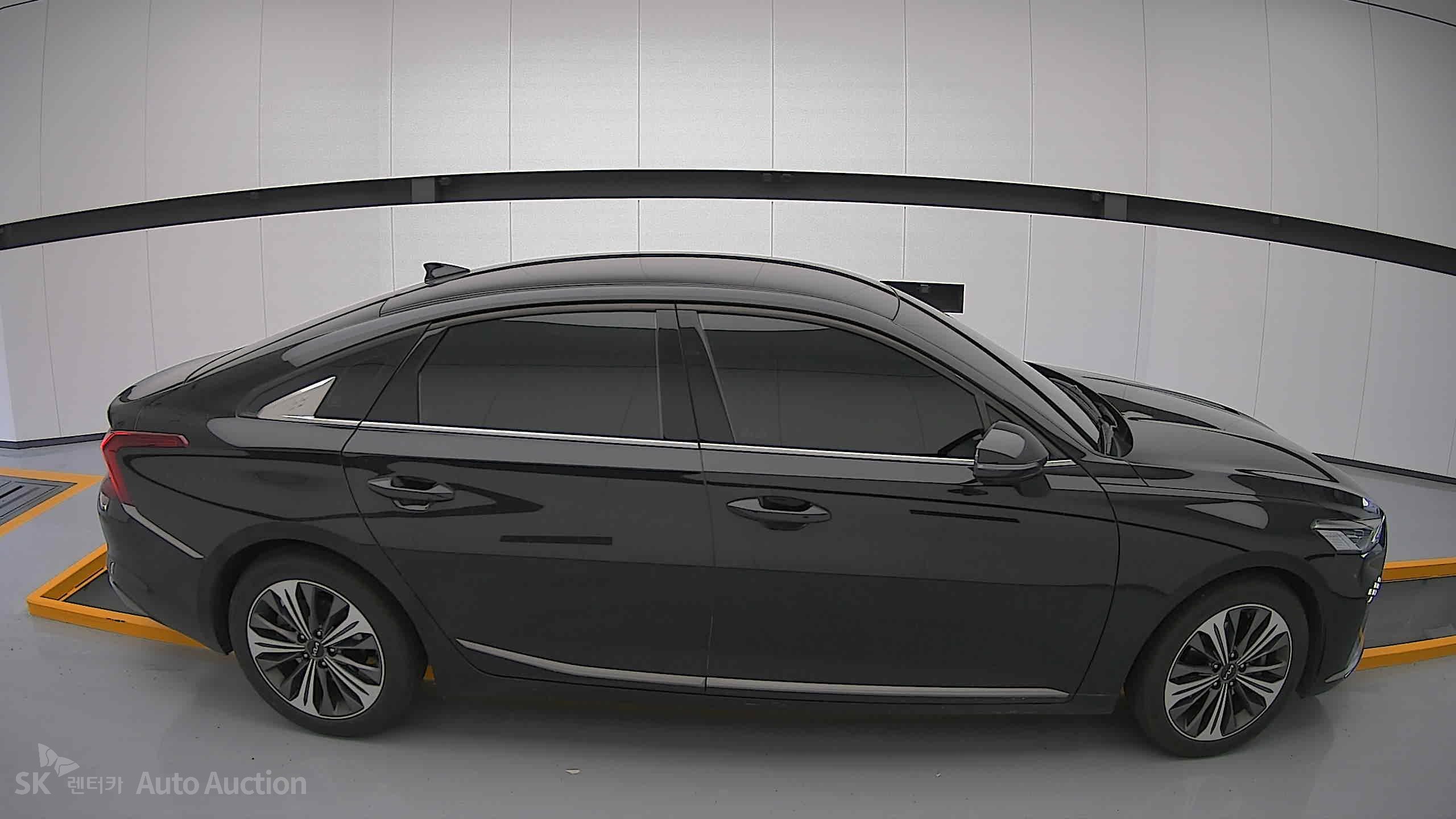 2022 - kia k8