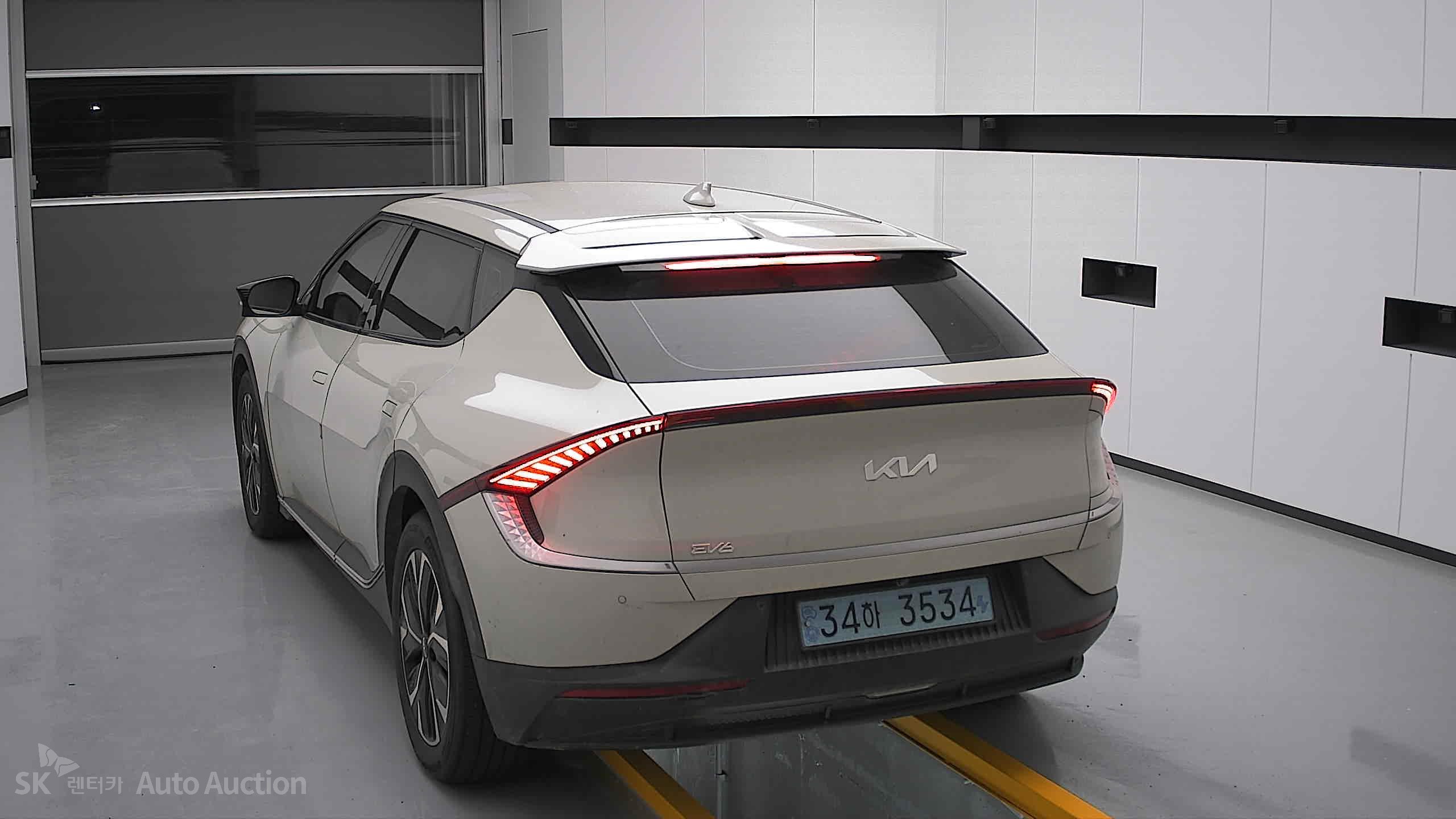 2022 - kia ev6