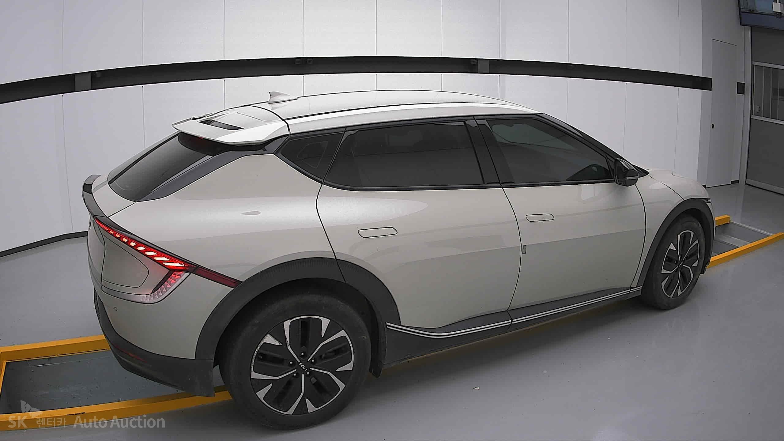 2022 - kia ev6