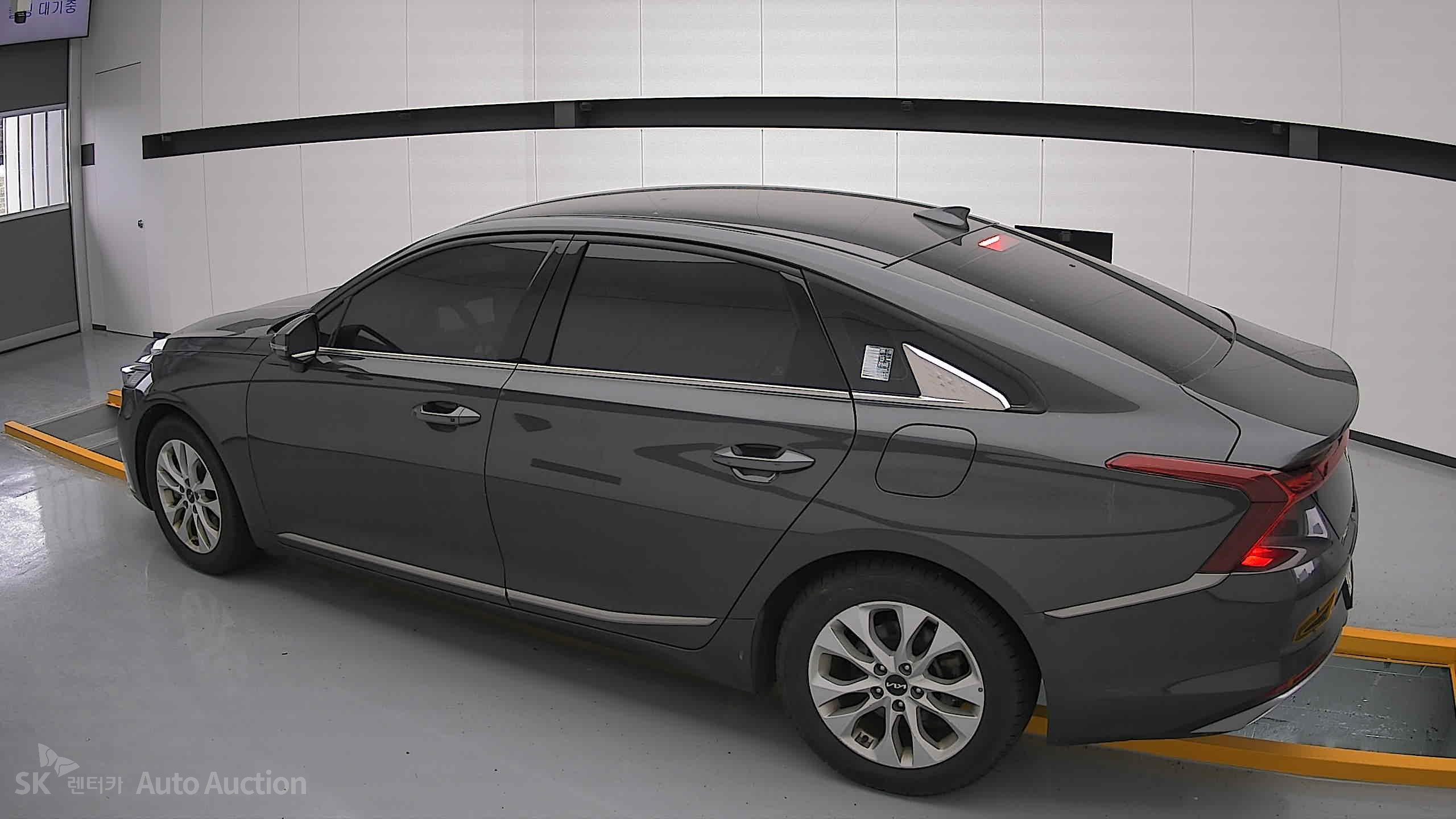 2022 - kia k8