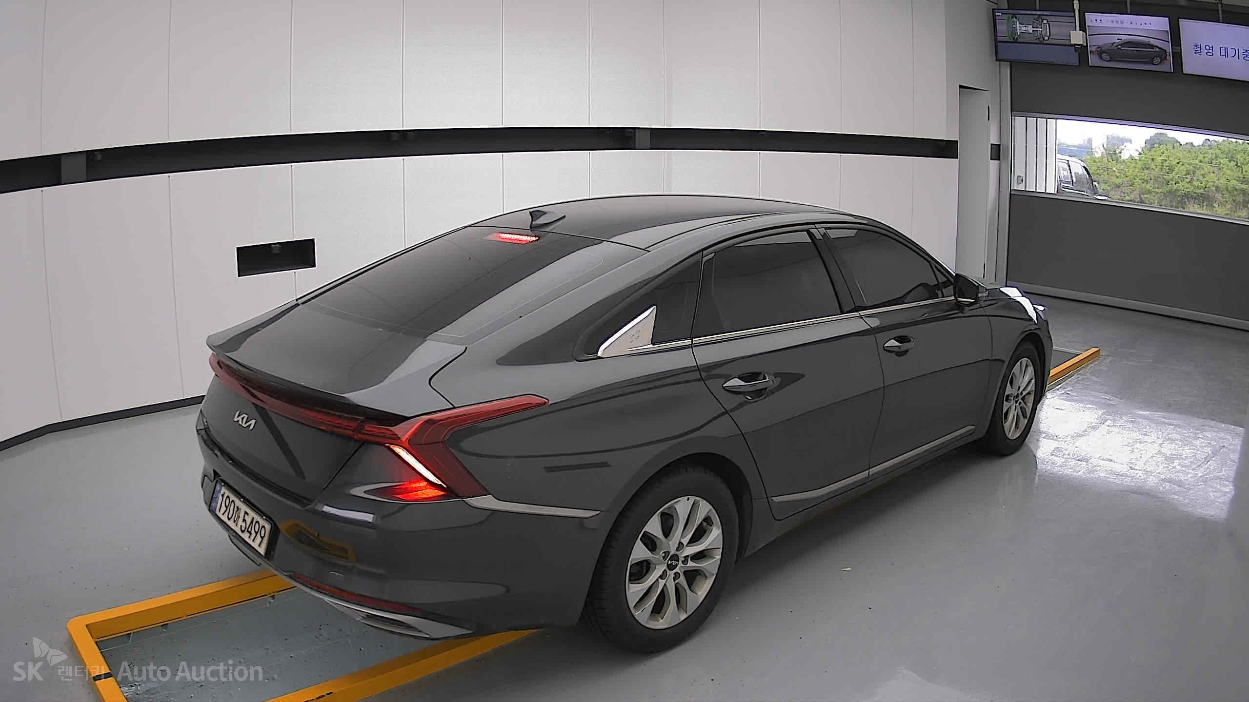 2022 - kia k8
