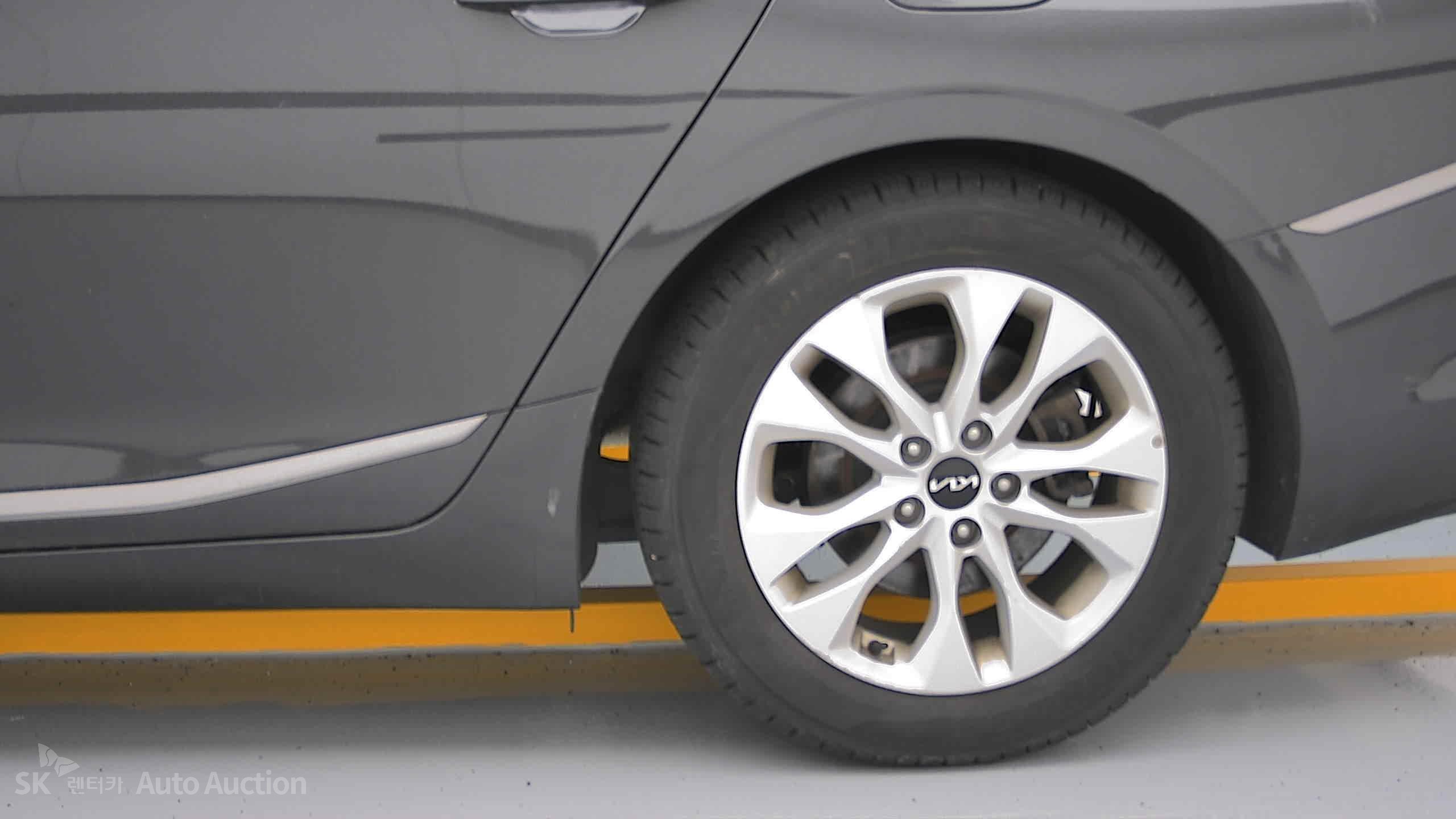 2022 - kia k8