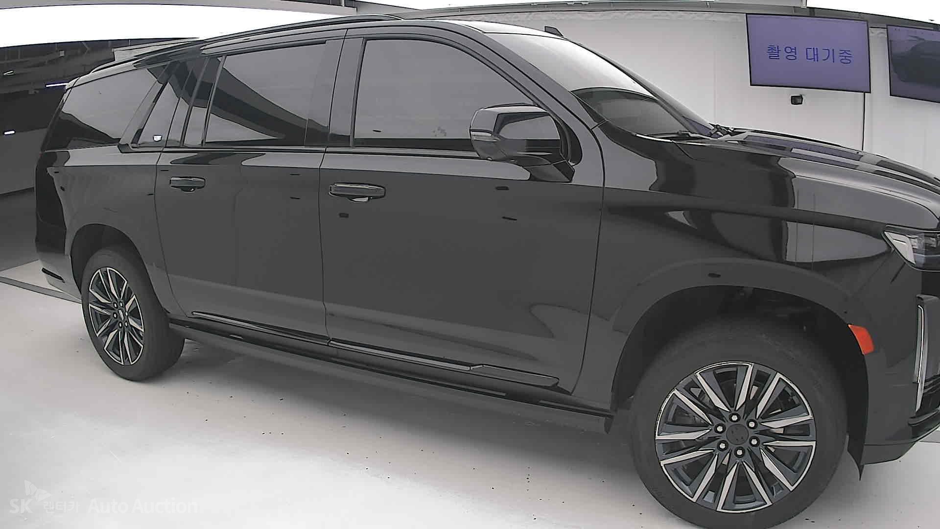2023 - cadillac escalade