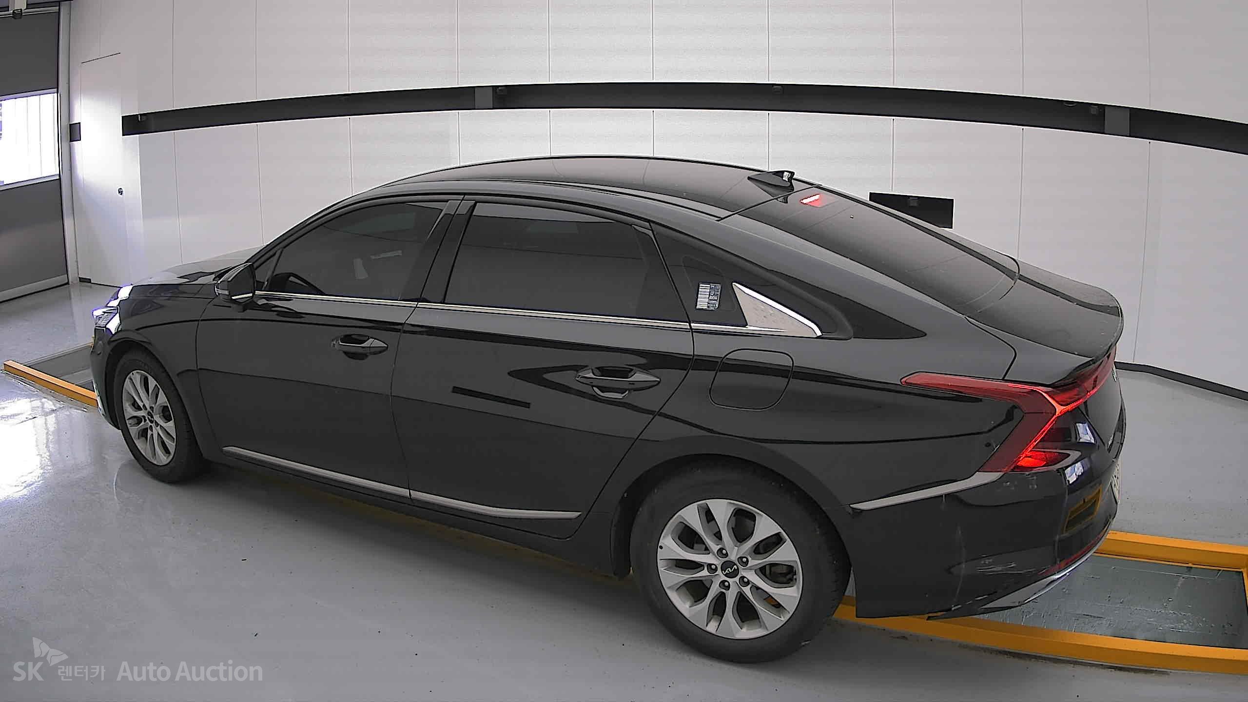 2023 - kia k8