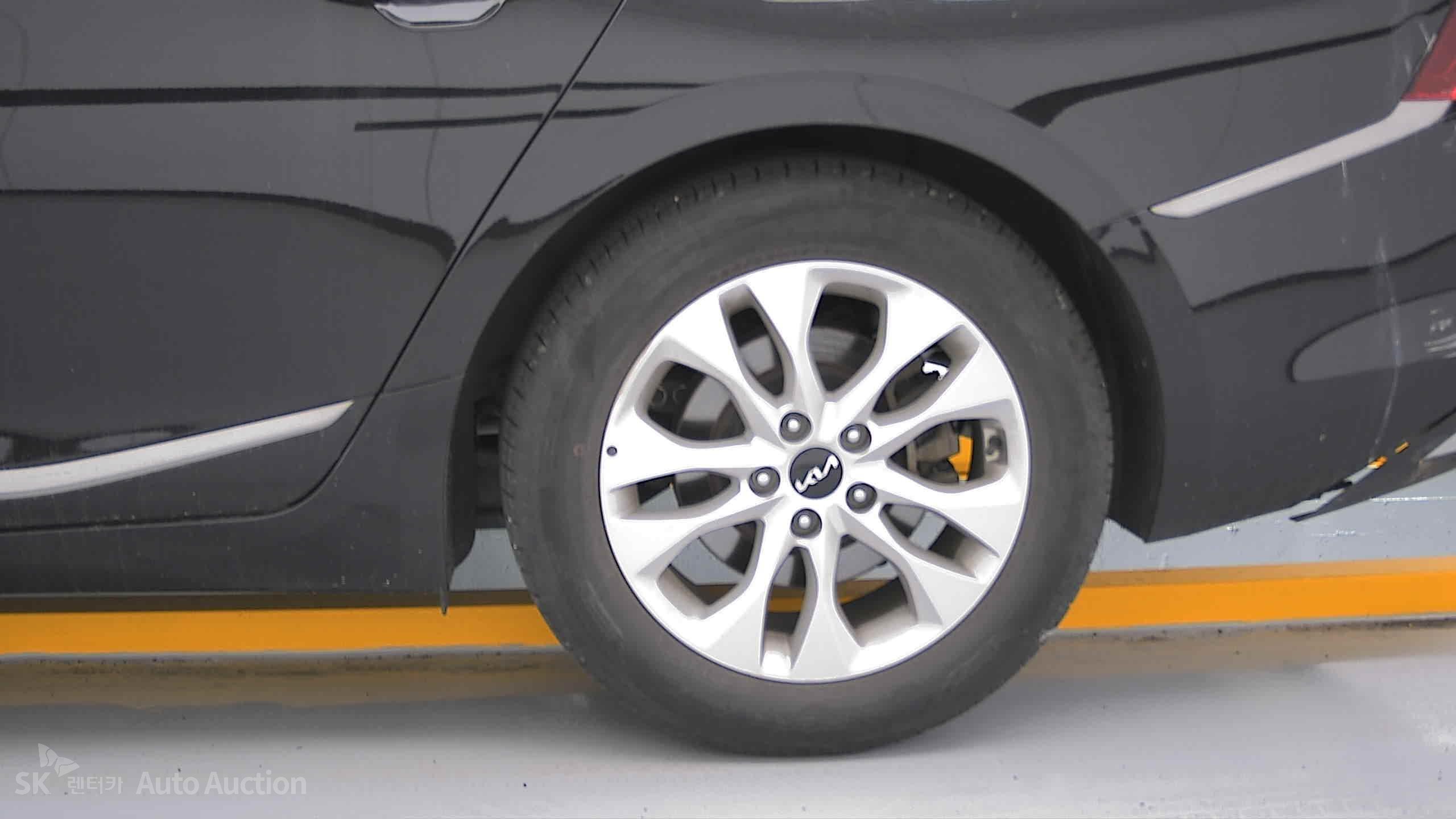 2023 - kia k8