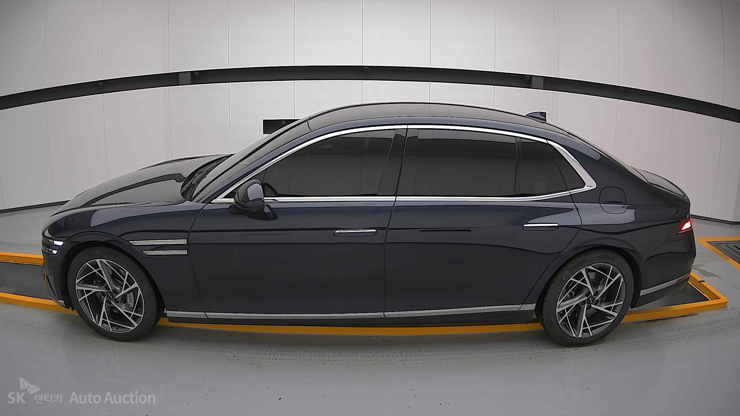 2022 - genesis g90