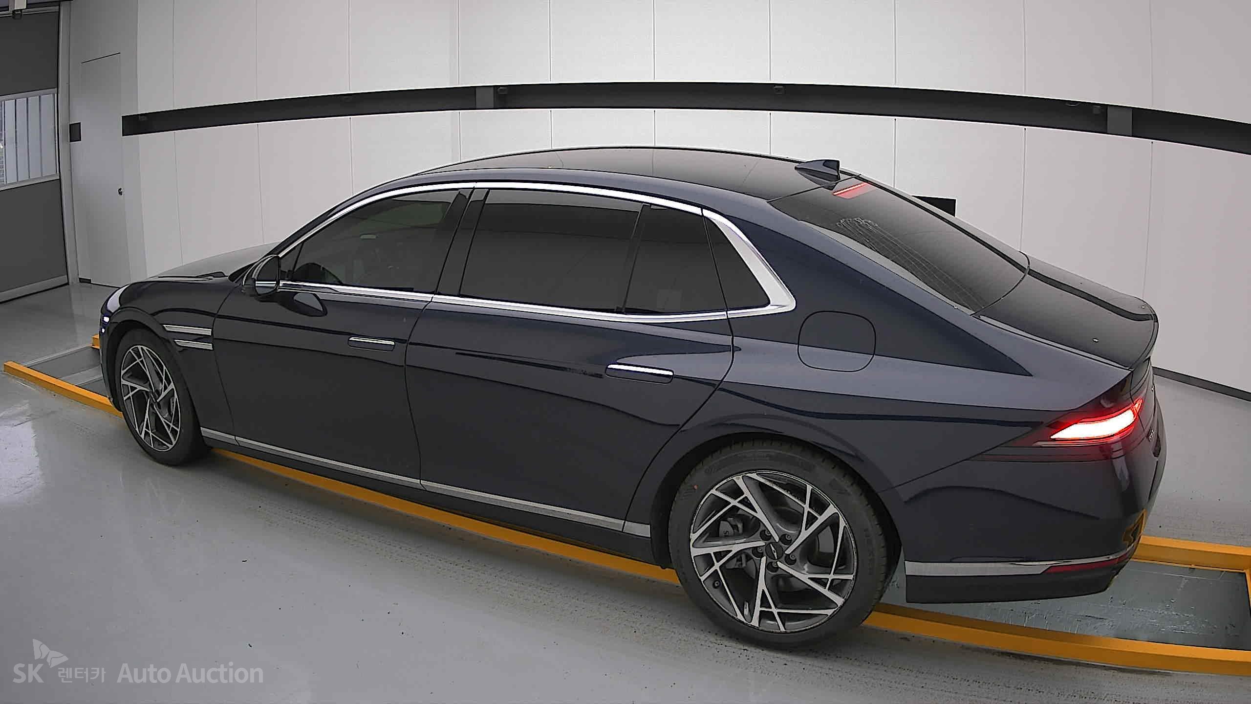 2022 - genesis g90