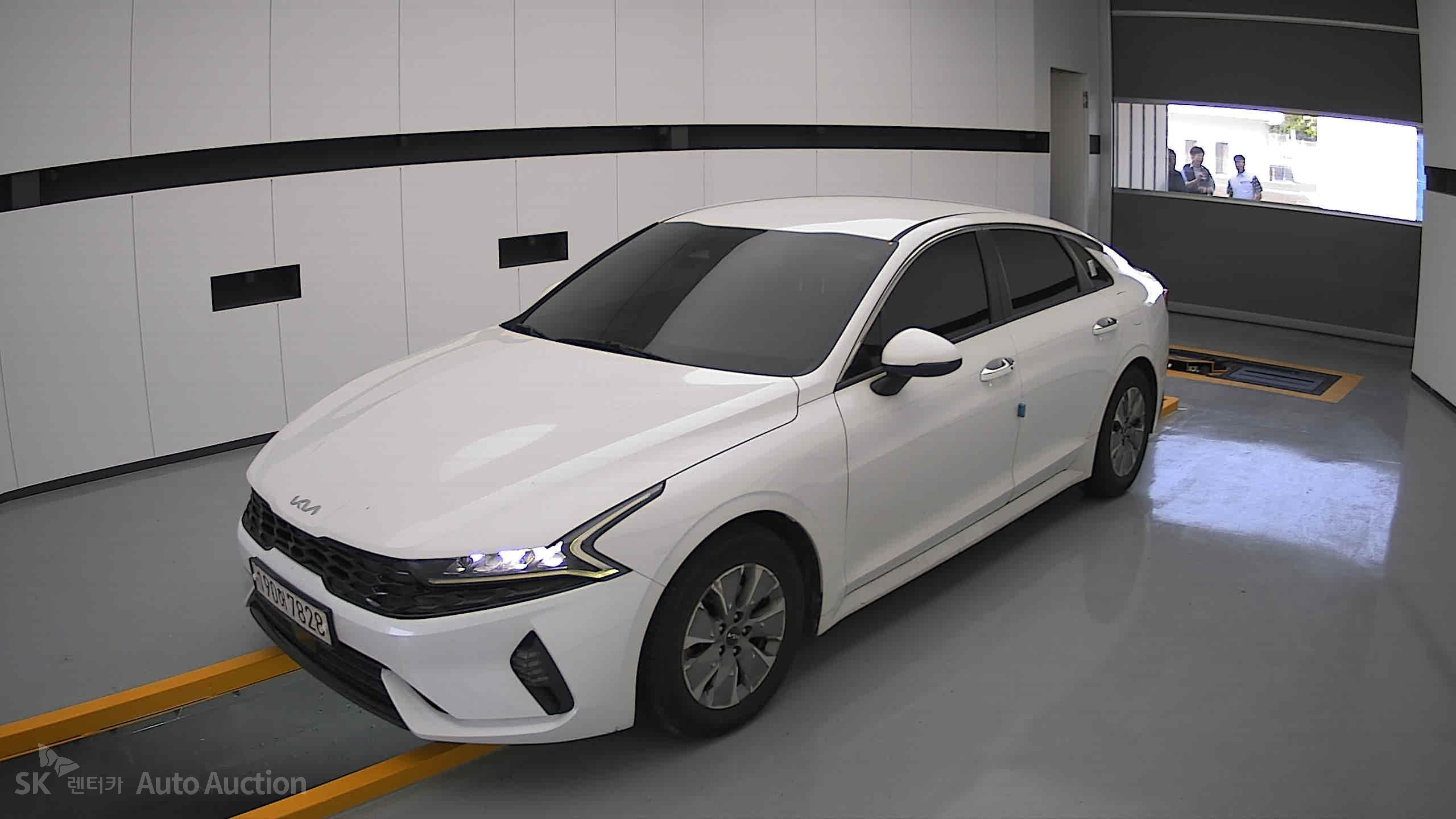 2022 - kia k5