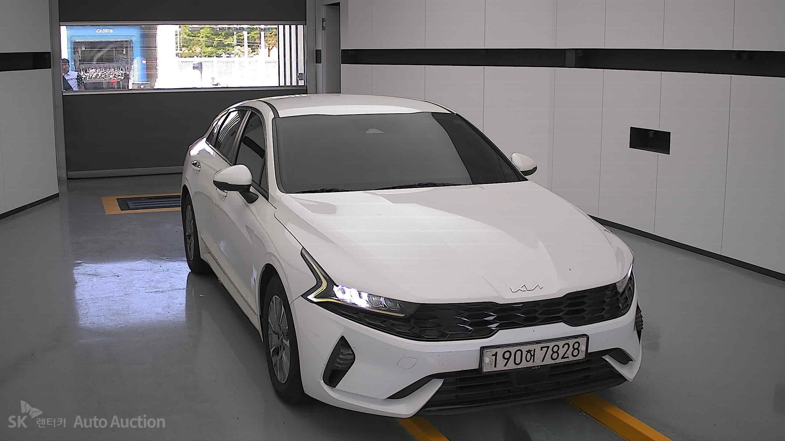 2022 - kia k5