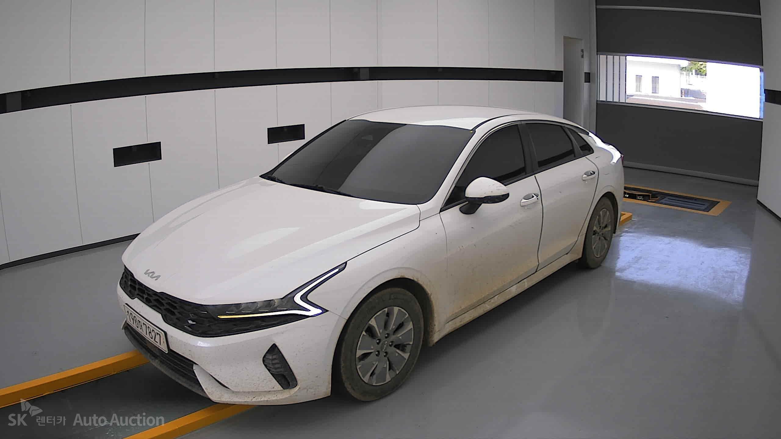 2022 - kia k5