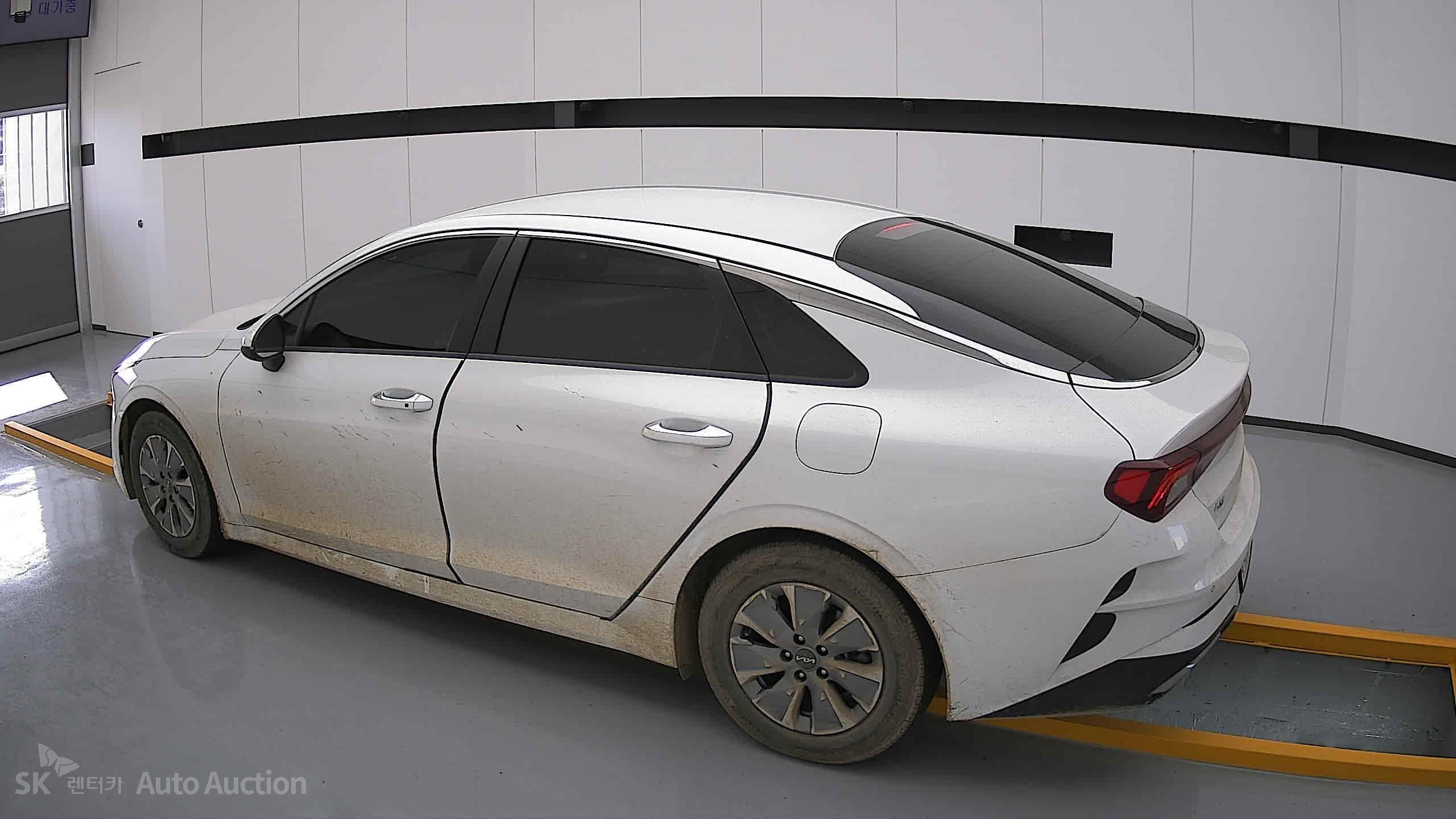 2022 - kia k5