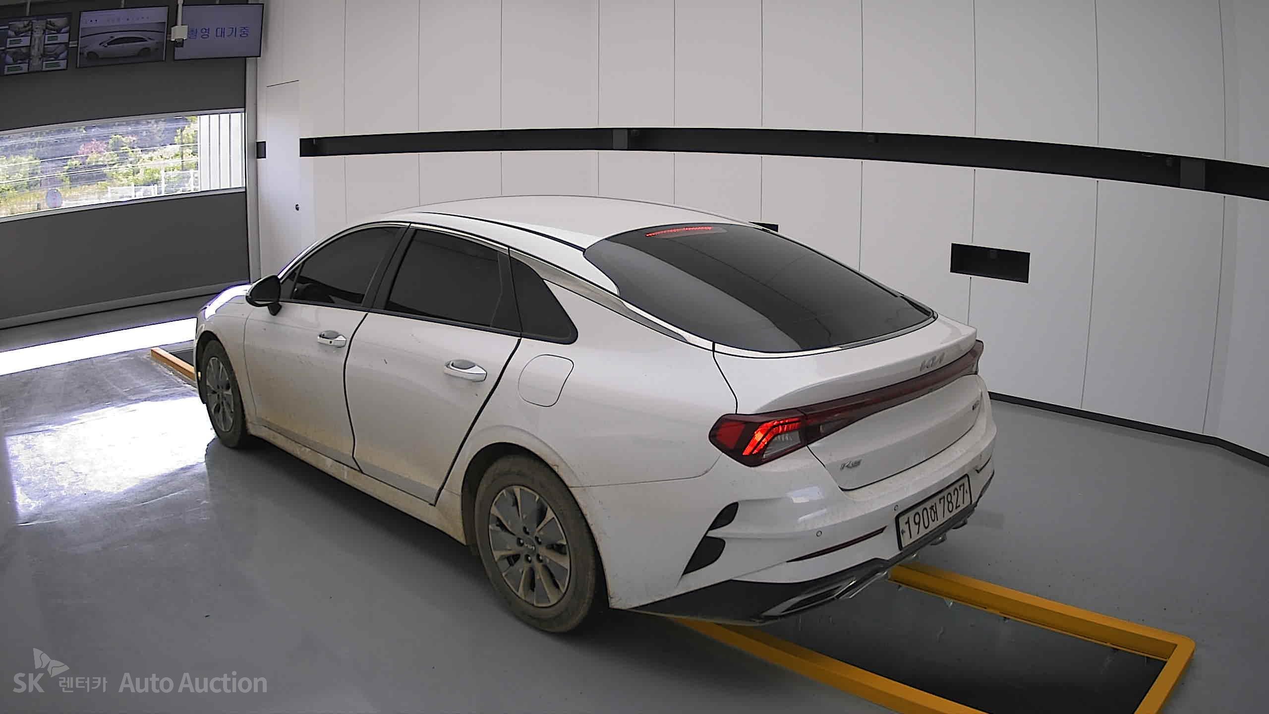 2022 - kia k5