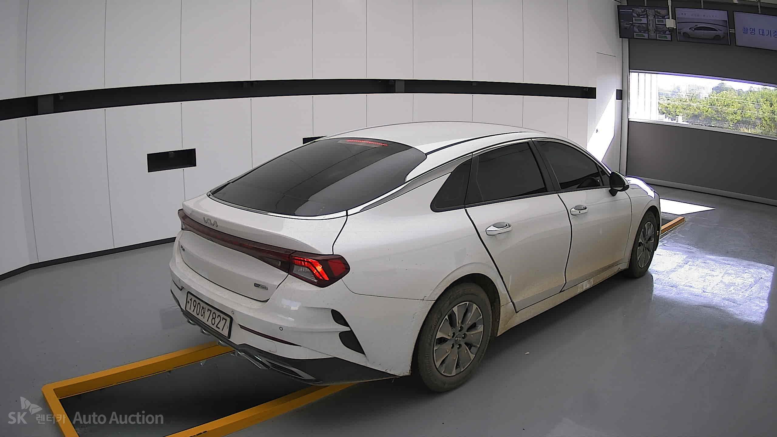 2022 - kia k5