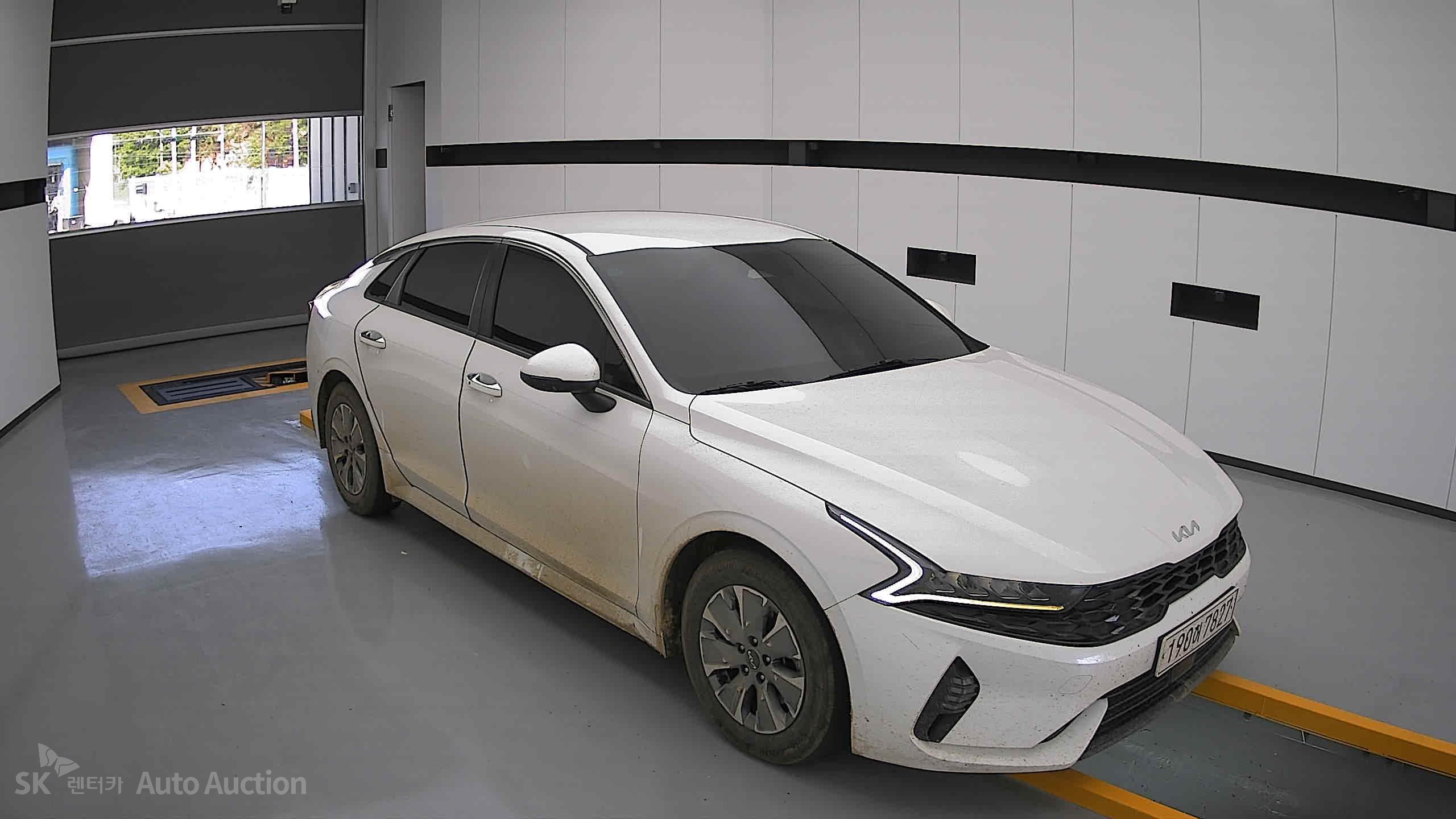2022 - kia k5