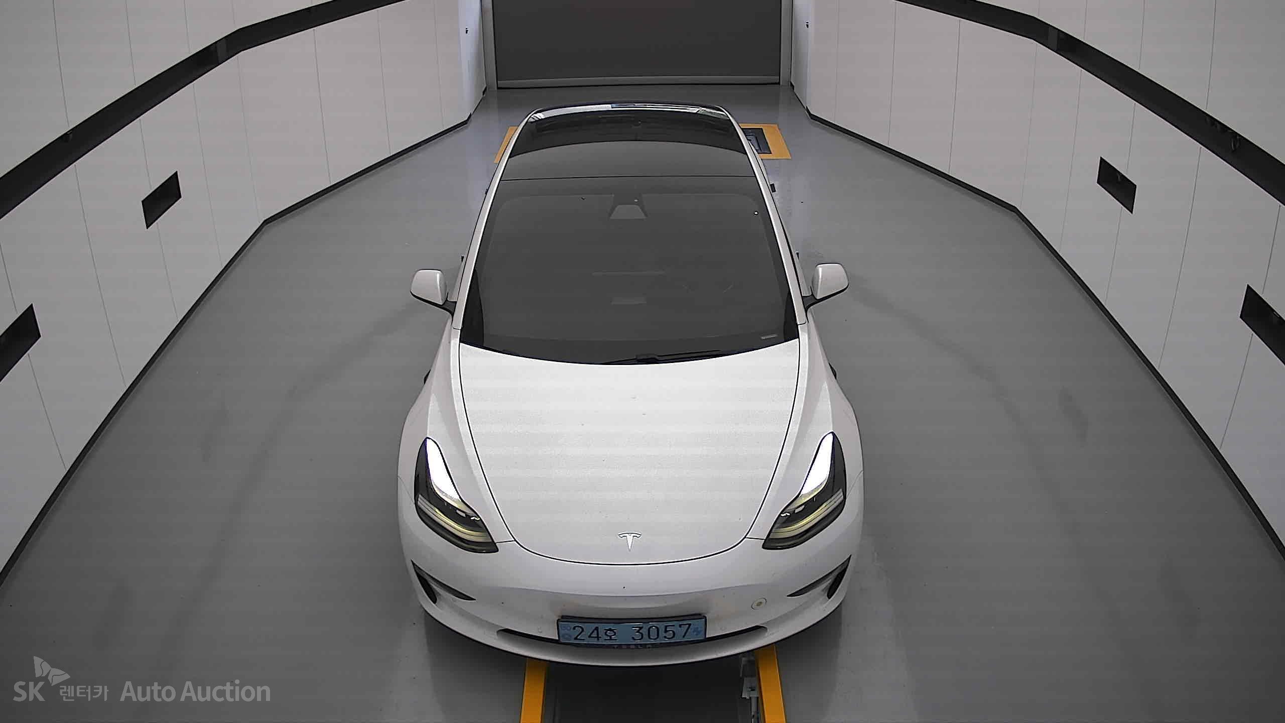 2021 - tesla model 3