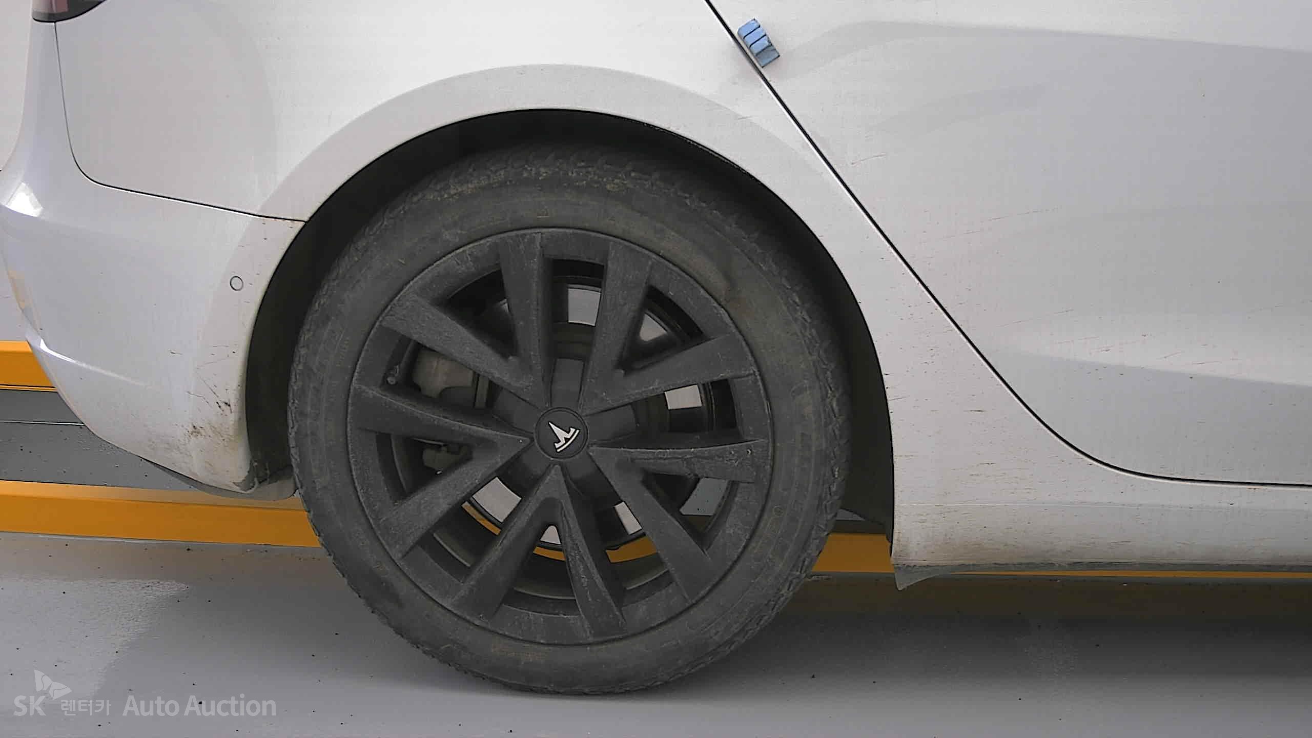 2021 - tesla model 3