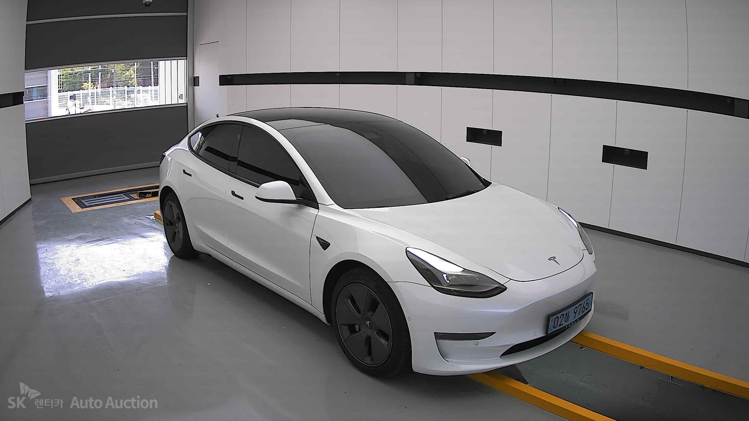 2022 - tesla model 3