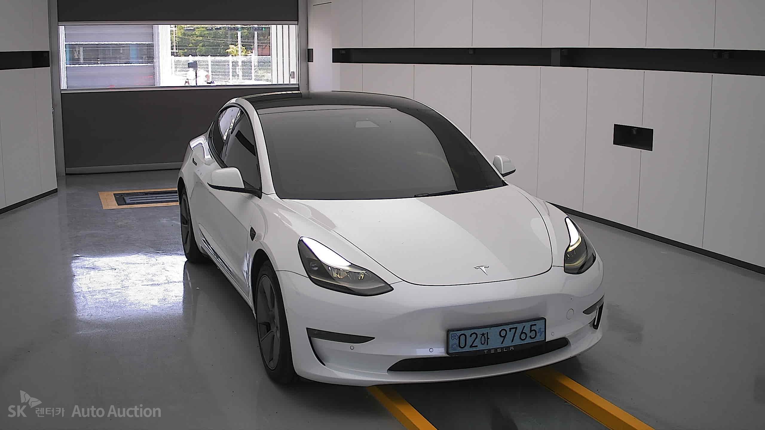 2022 - tesla model 3