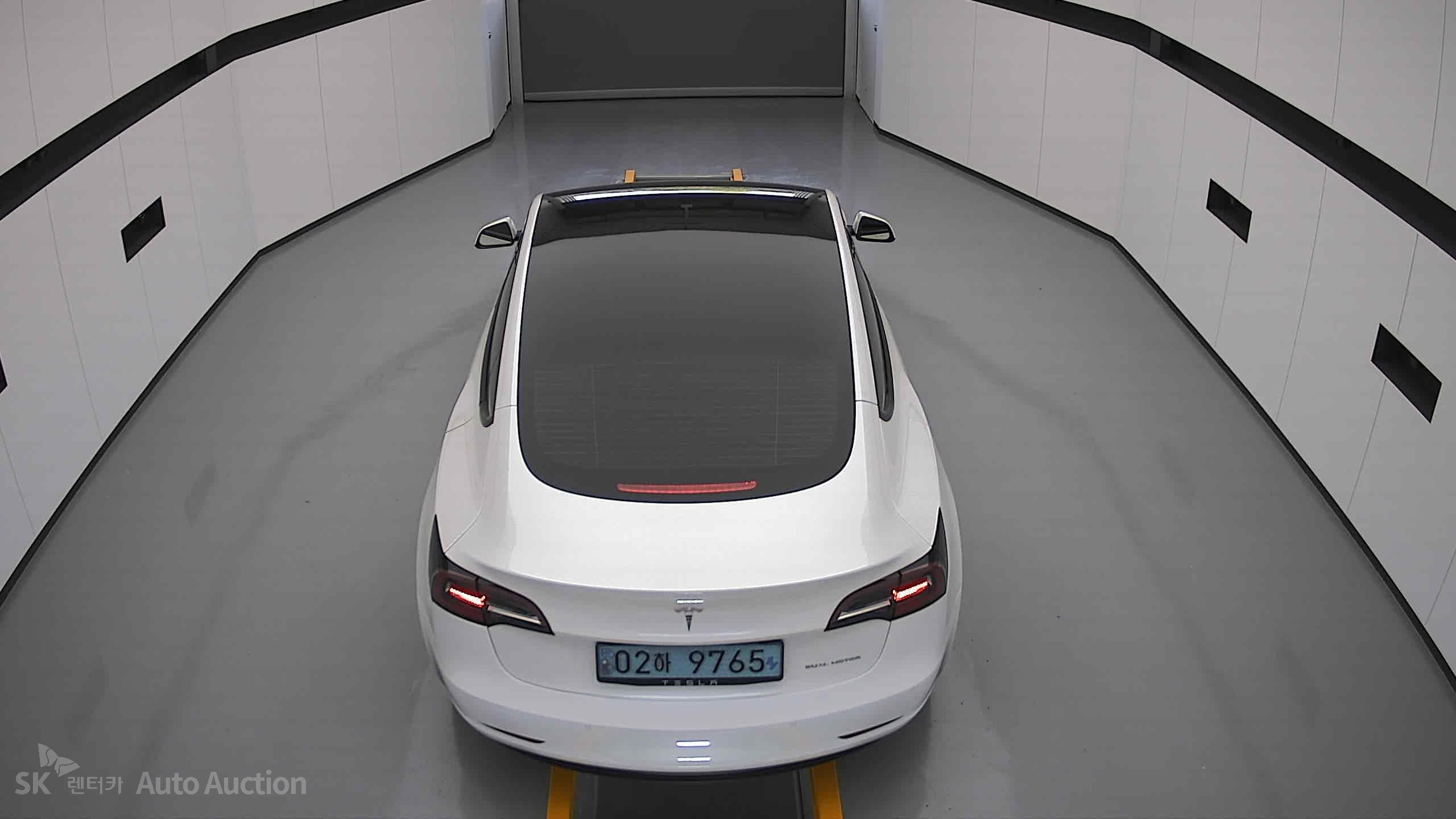 2022 - tesla model 3