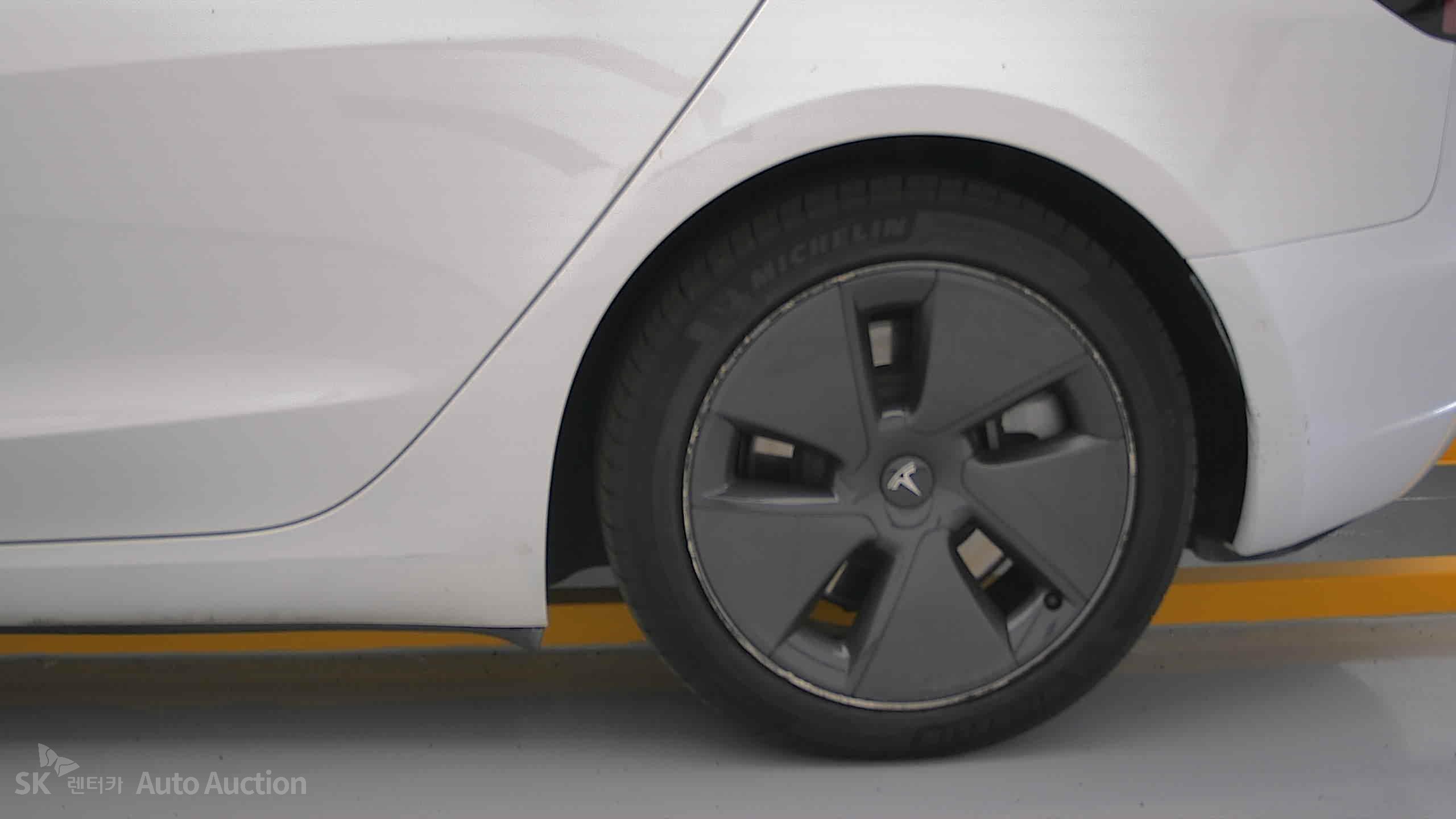2022 - tesla model 3