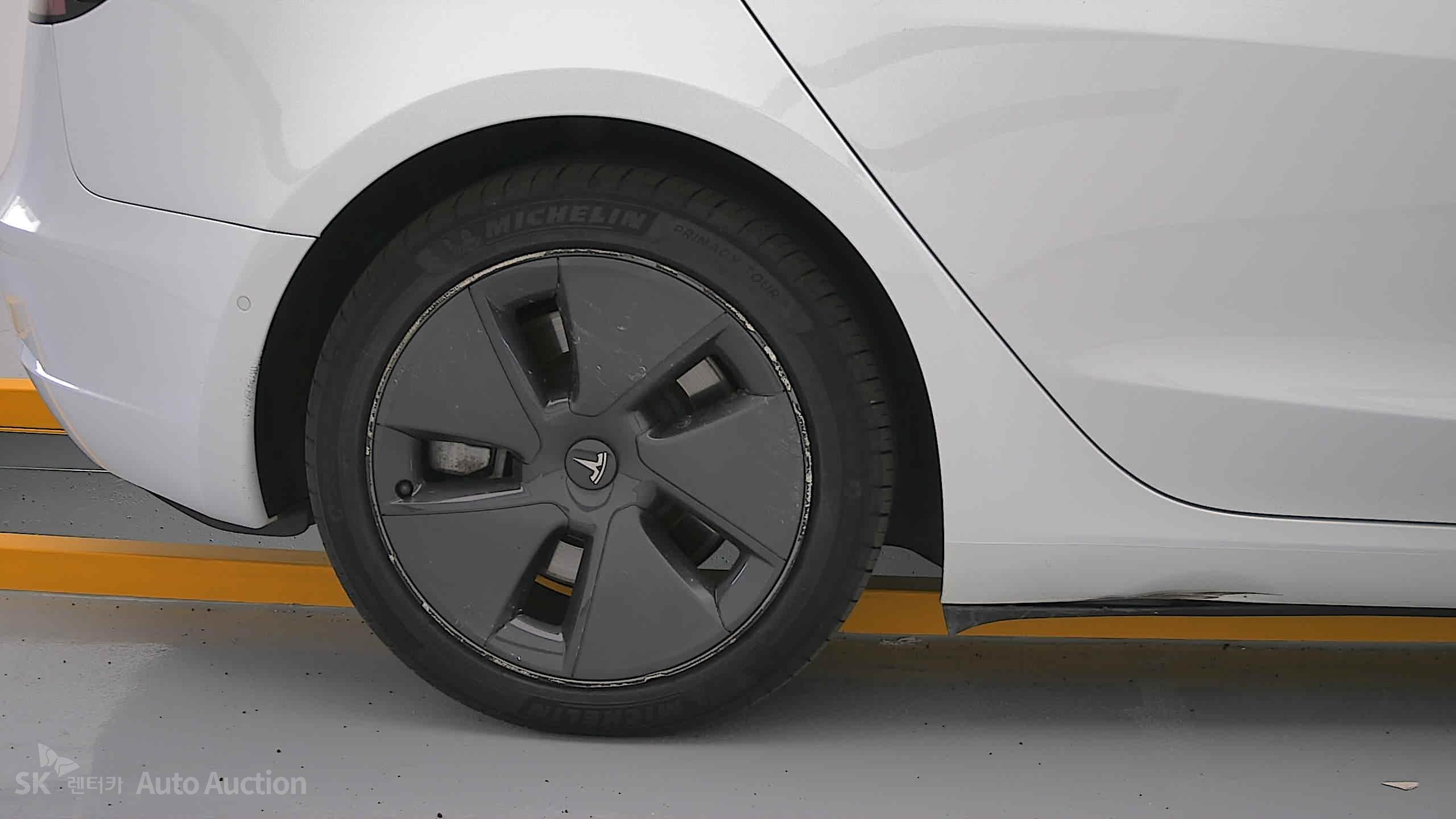 2022 - tesla model 3