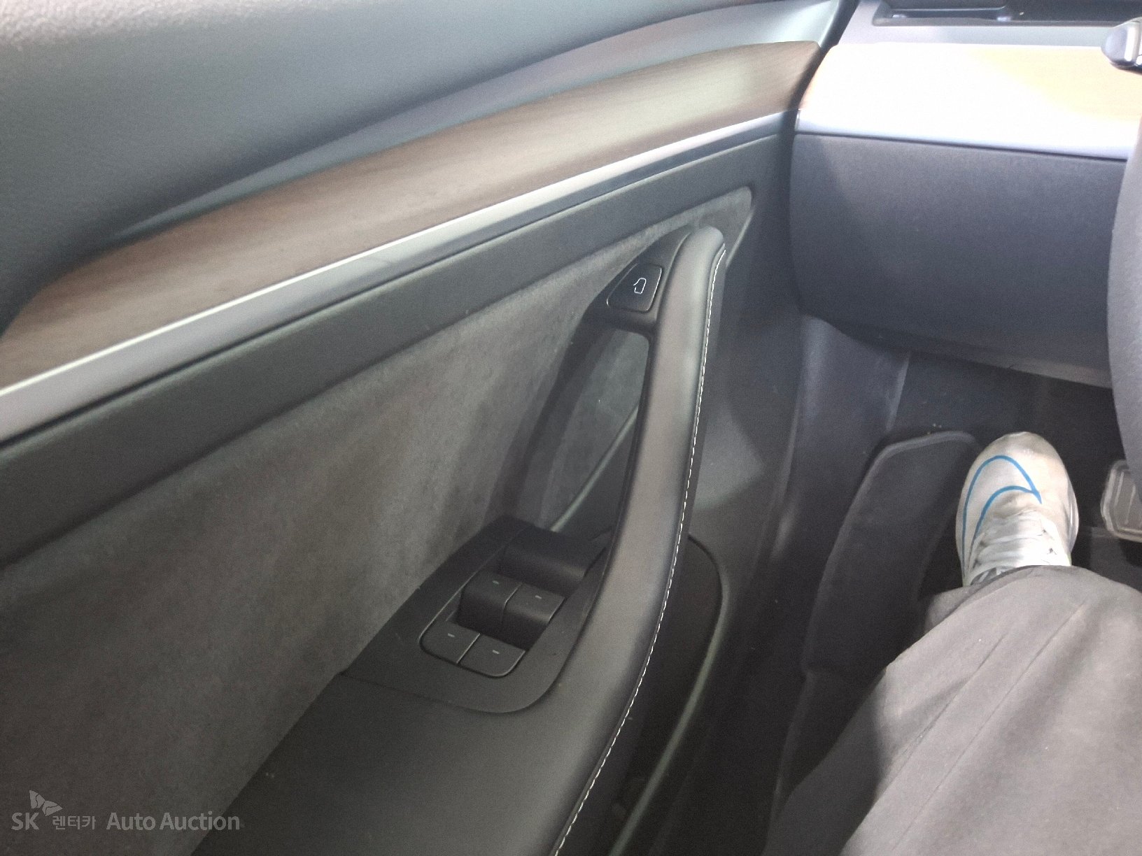 2022 - tesla model 3