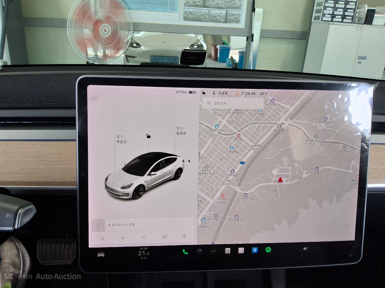 2022 - tesla model 3