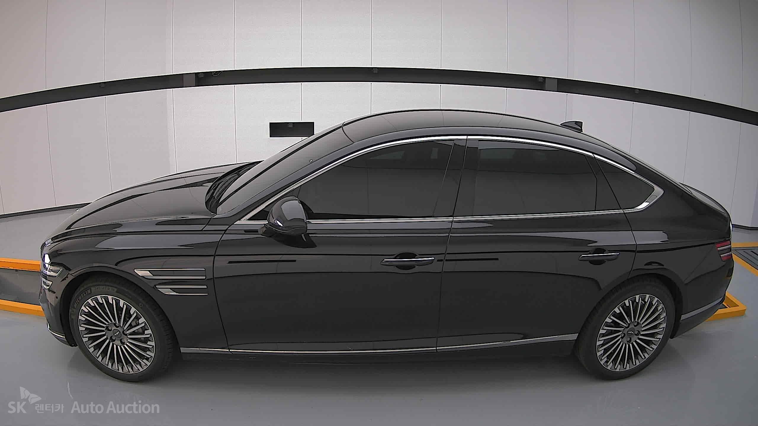 2022 - genesis eg80