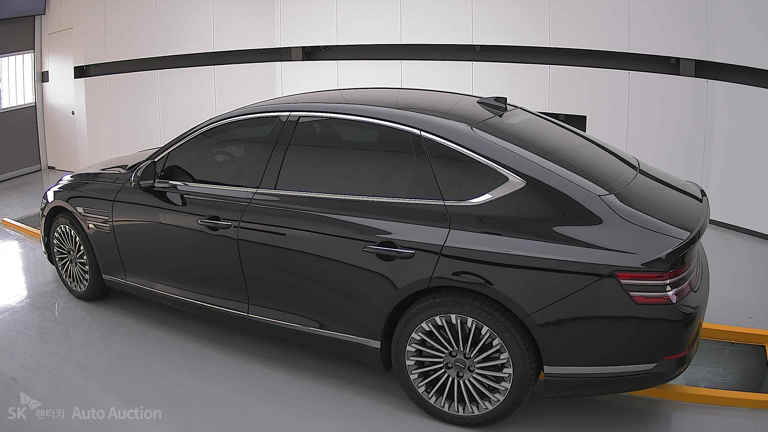 2022 - genesis eg80