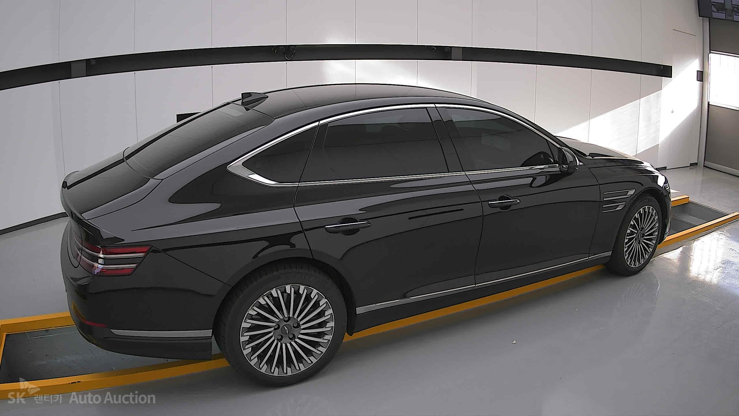 2022 - genesis eg80