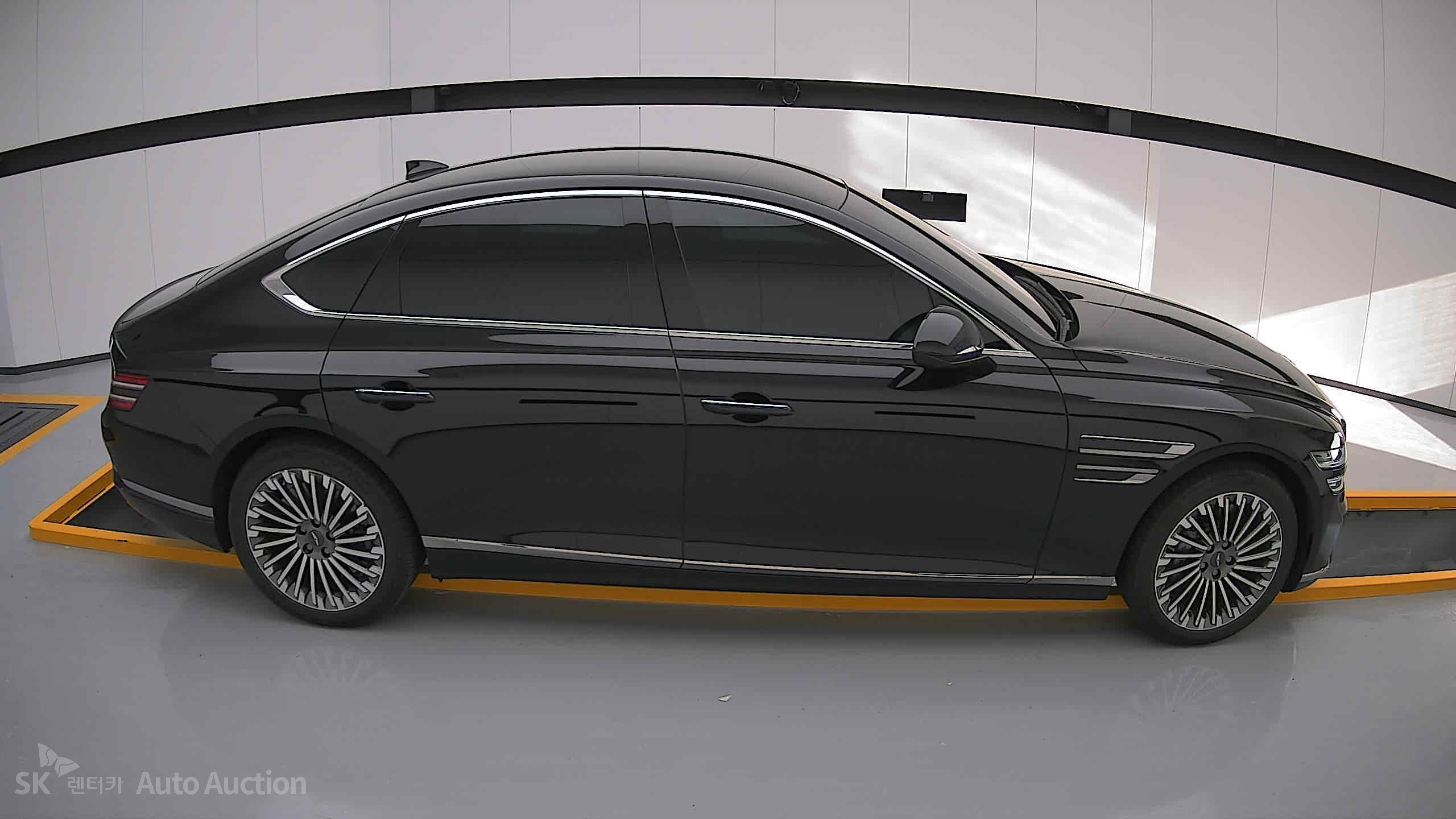 2022 - genesis eg80