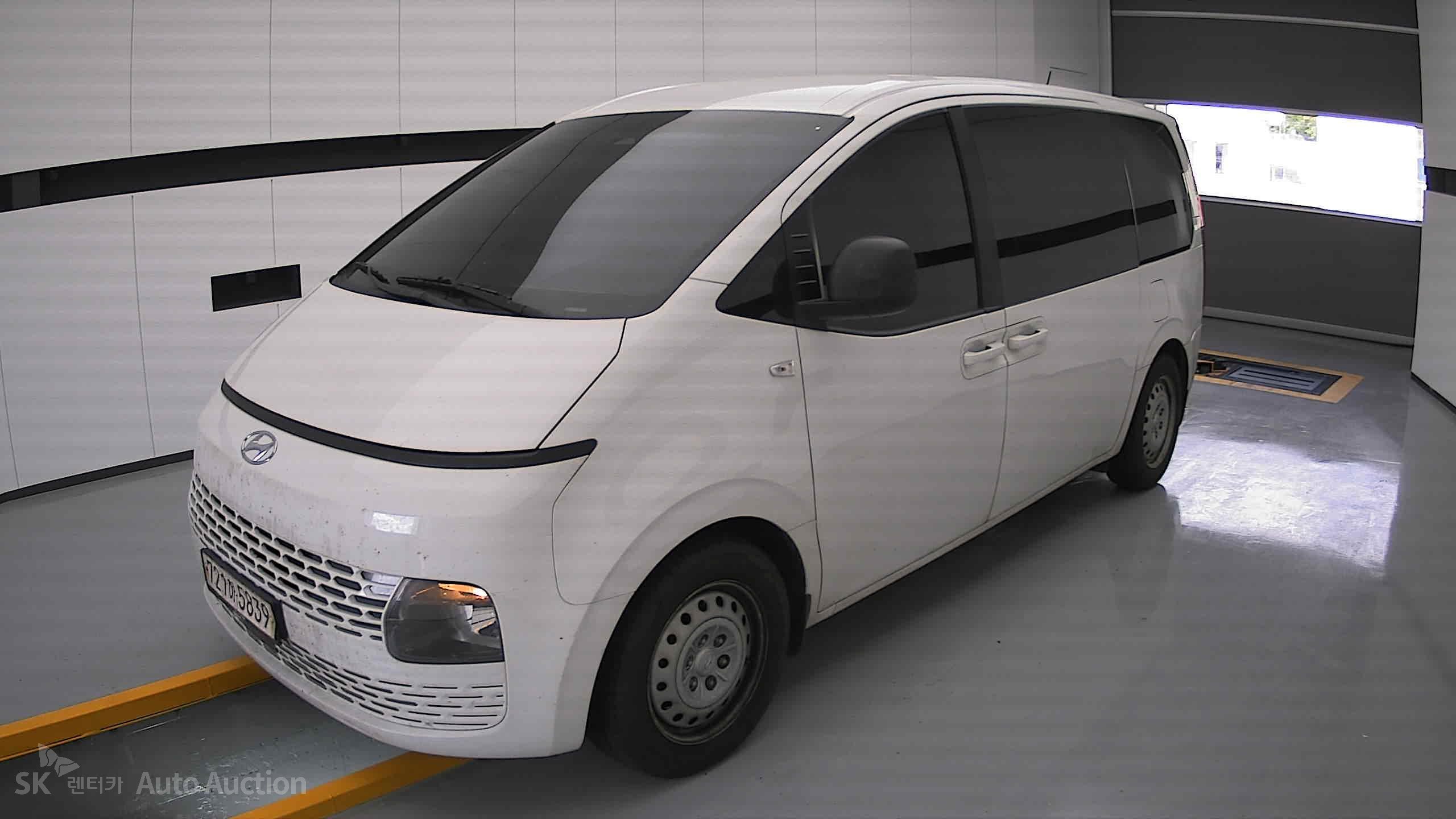 2023 - hyundai staria
