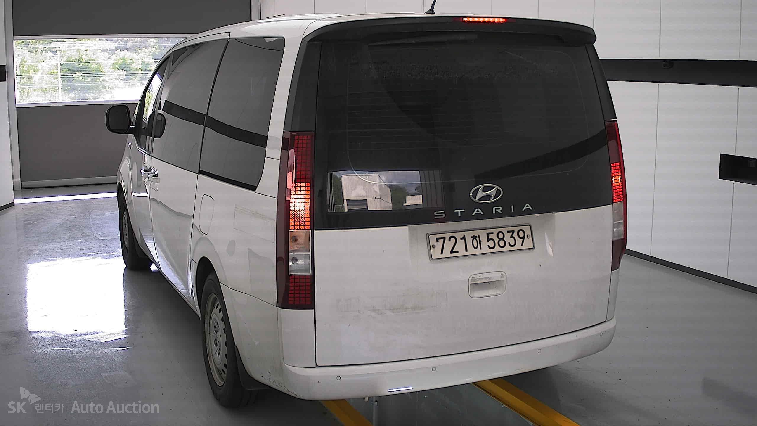 2023 - hyundai staria