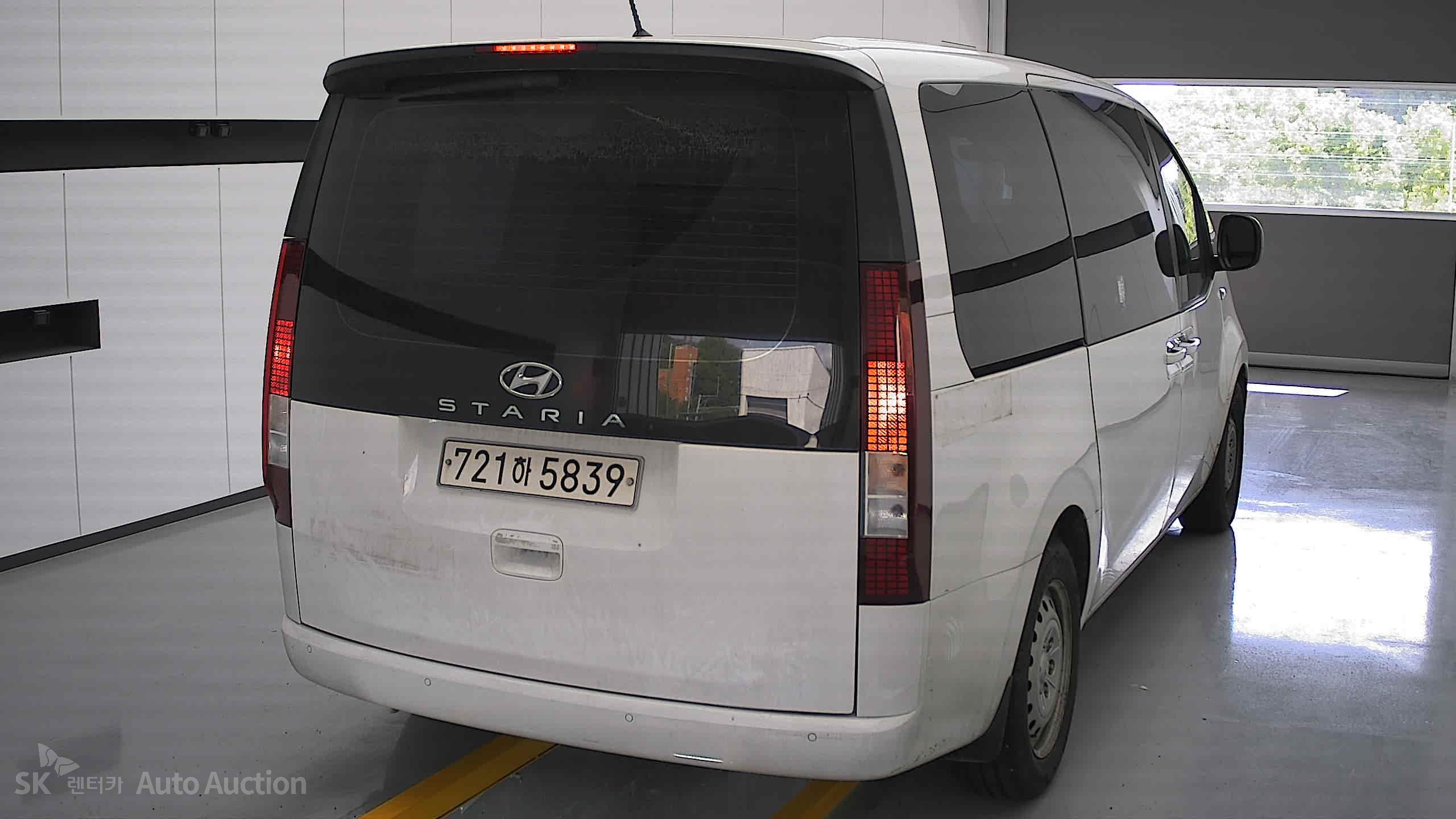2023 - hyundai staria