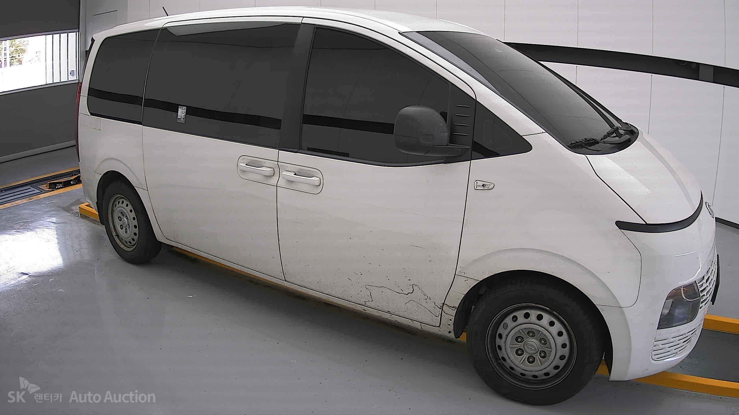 2023 - hyundai staria