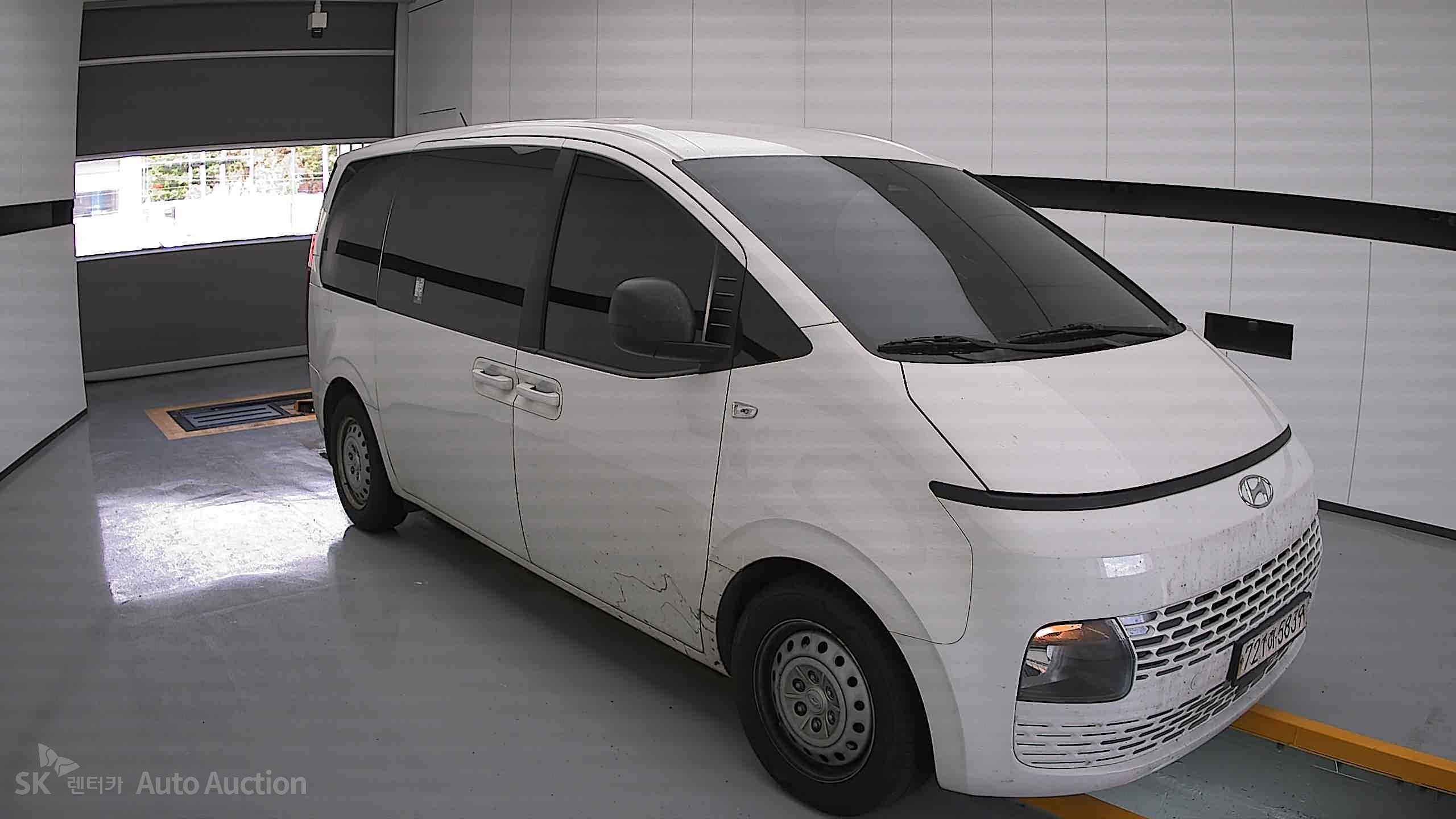 2023 - hyundai staria