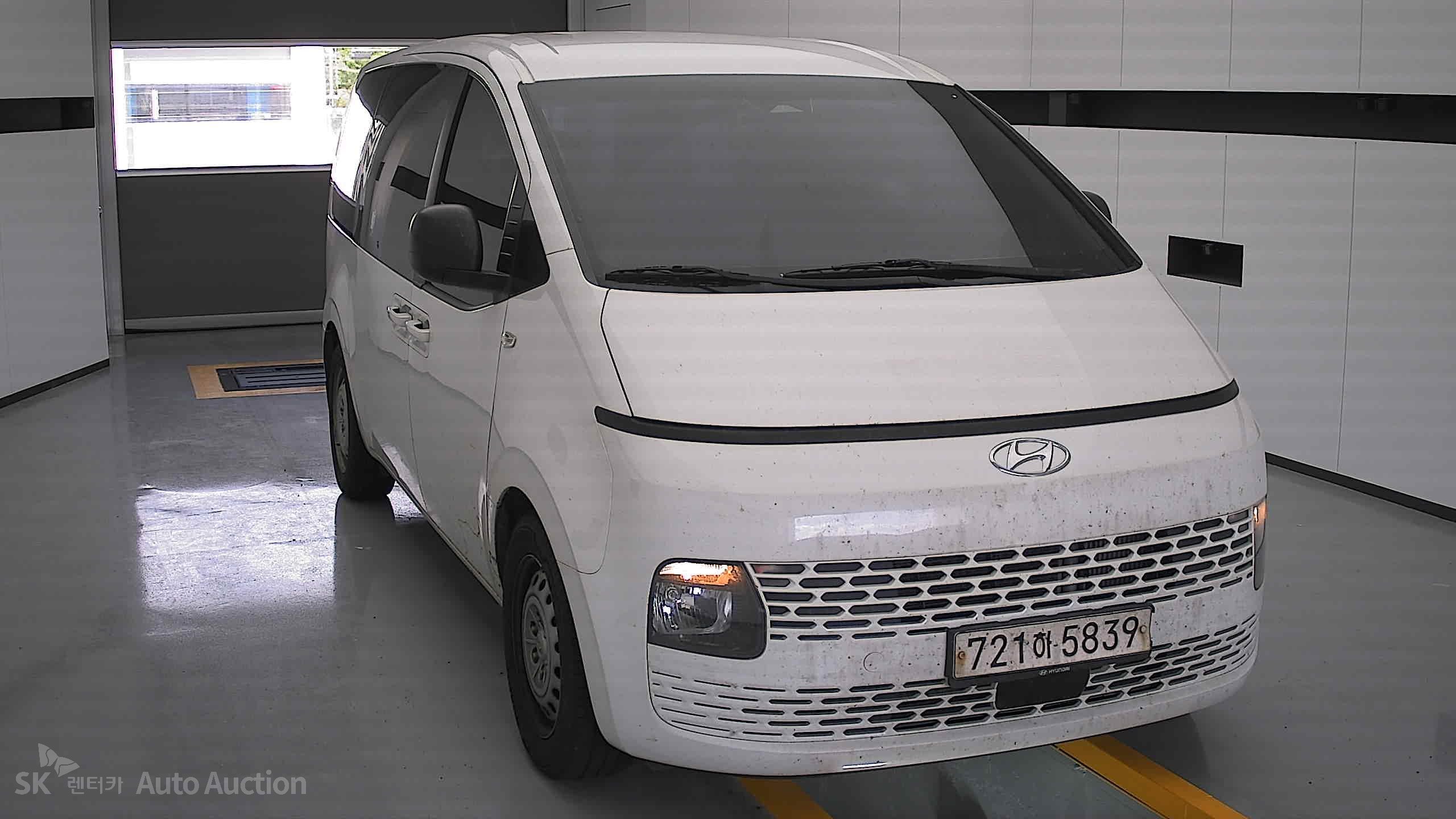 2023 - hyundai staria
