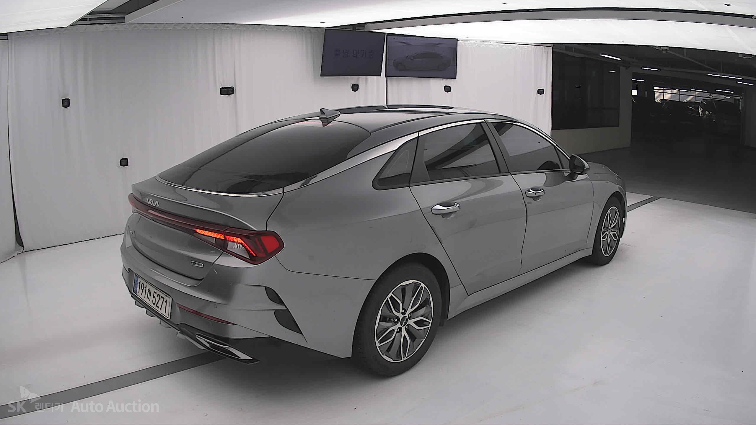 2022 - kia k5