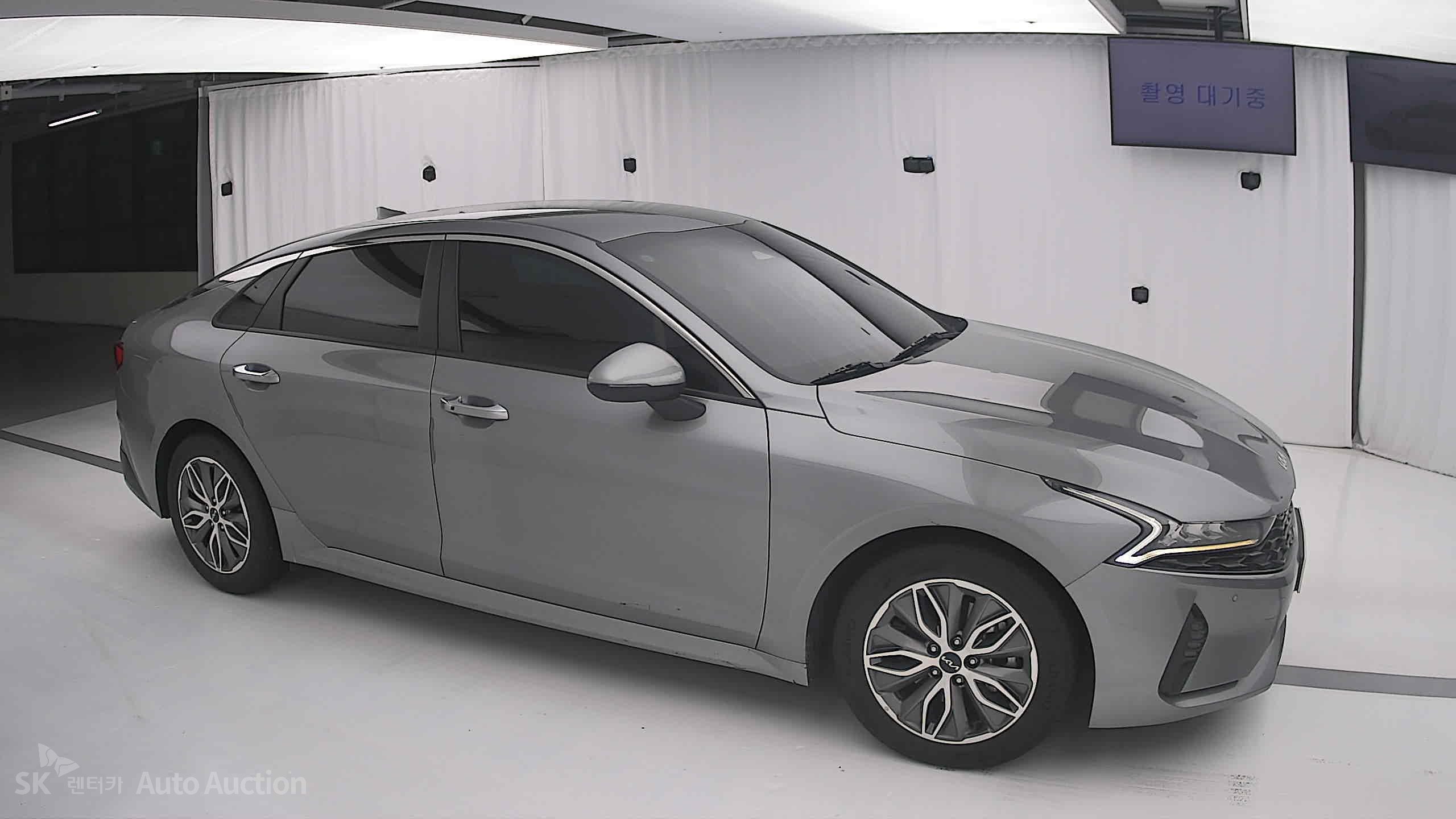 2022 - kia k5