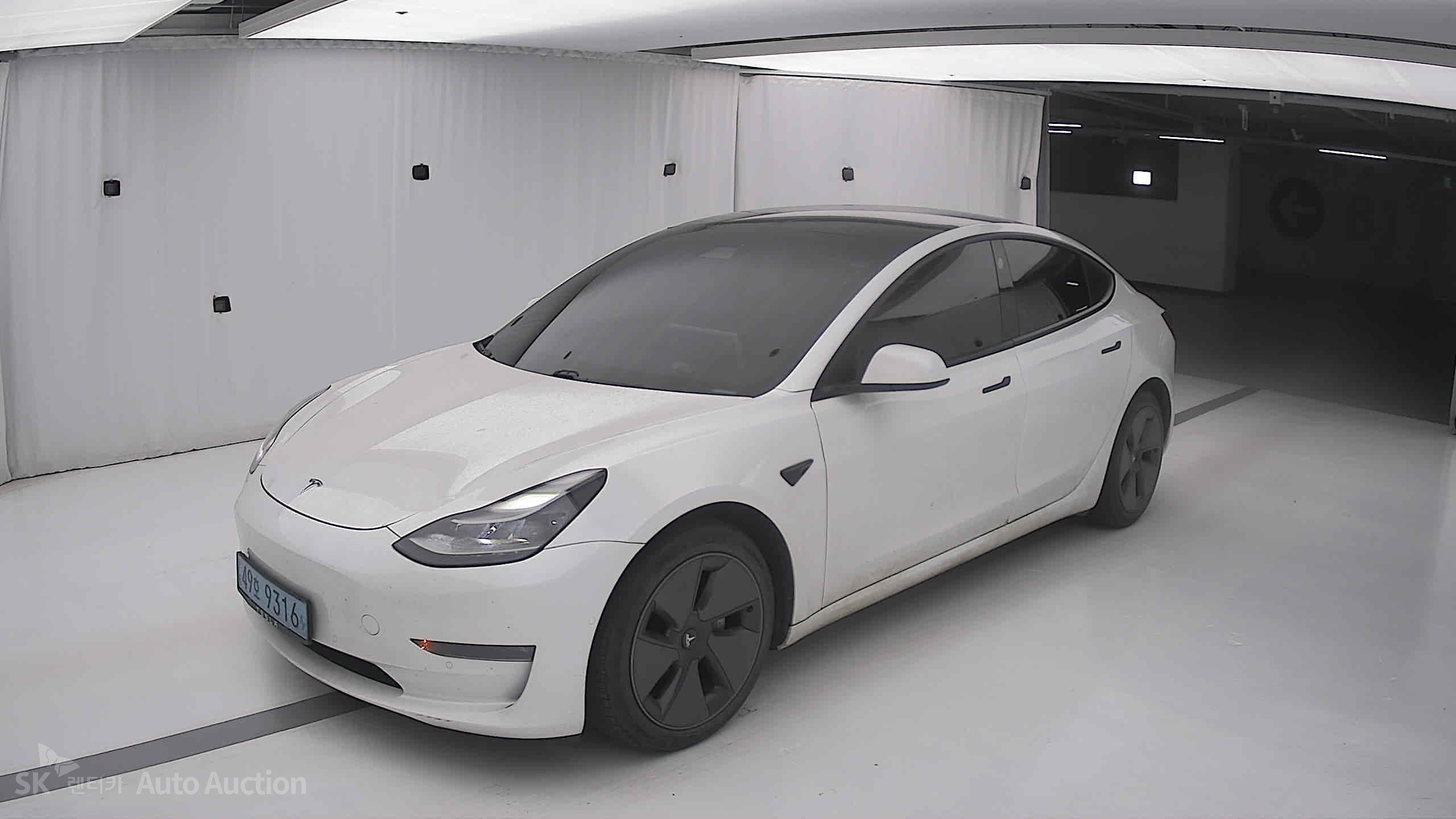 2021 - tesla model 3