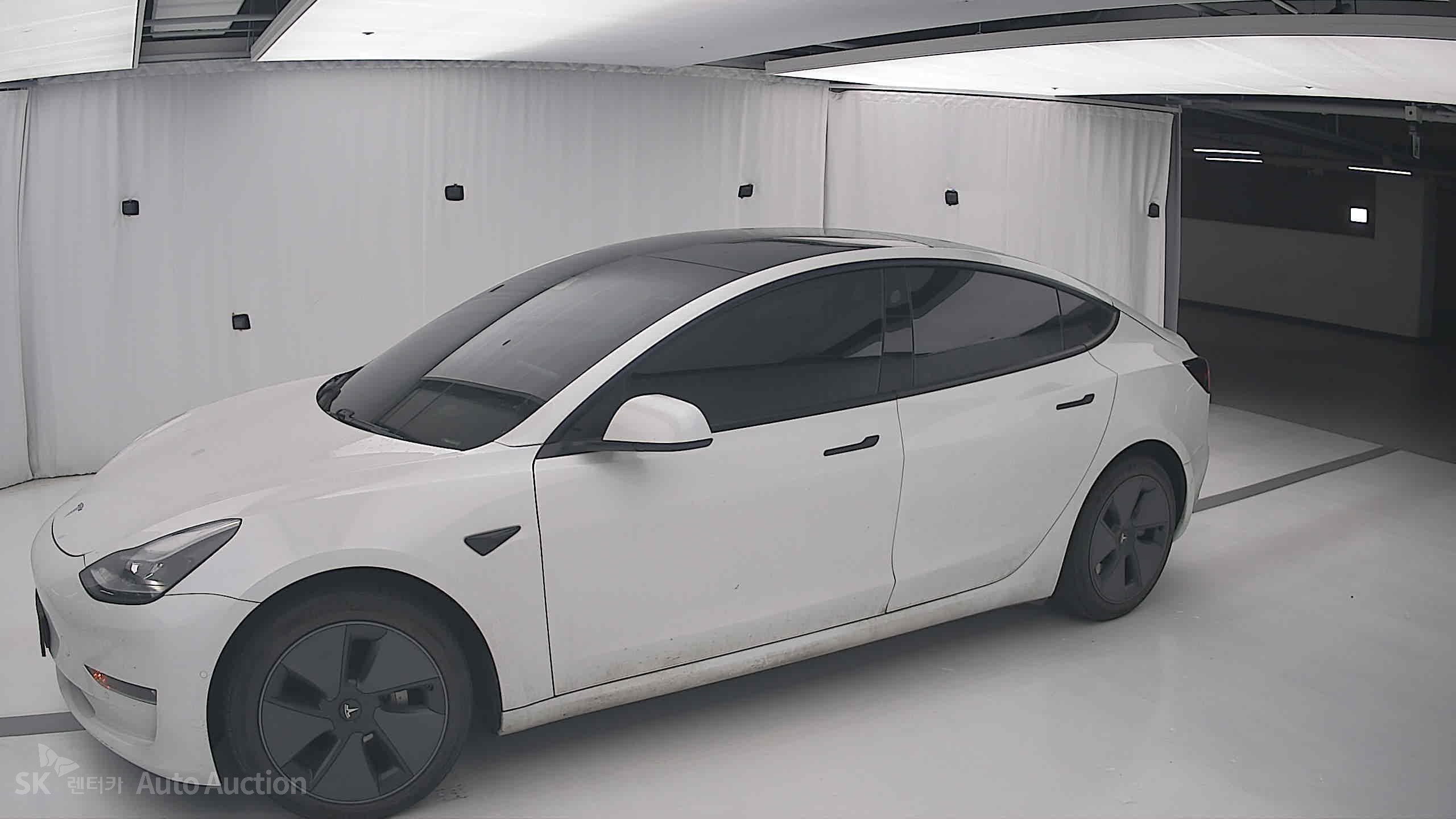 2021 - tesla model 3