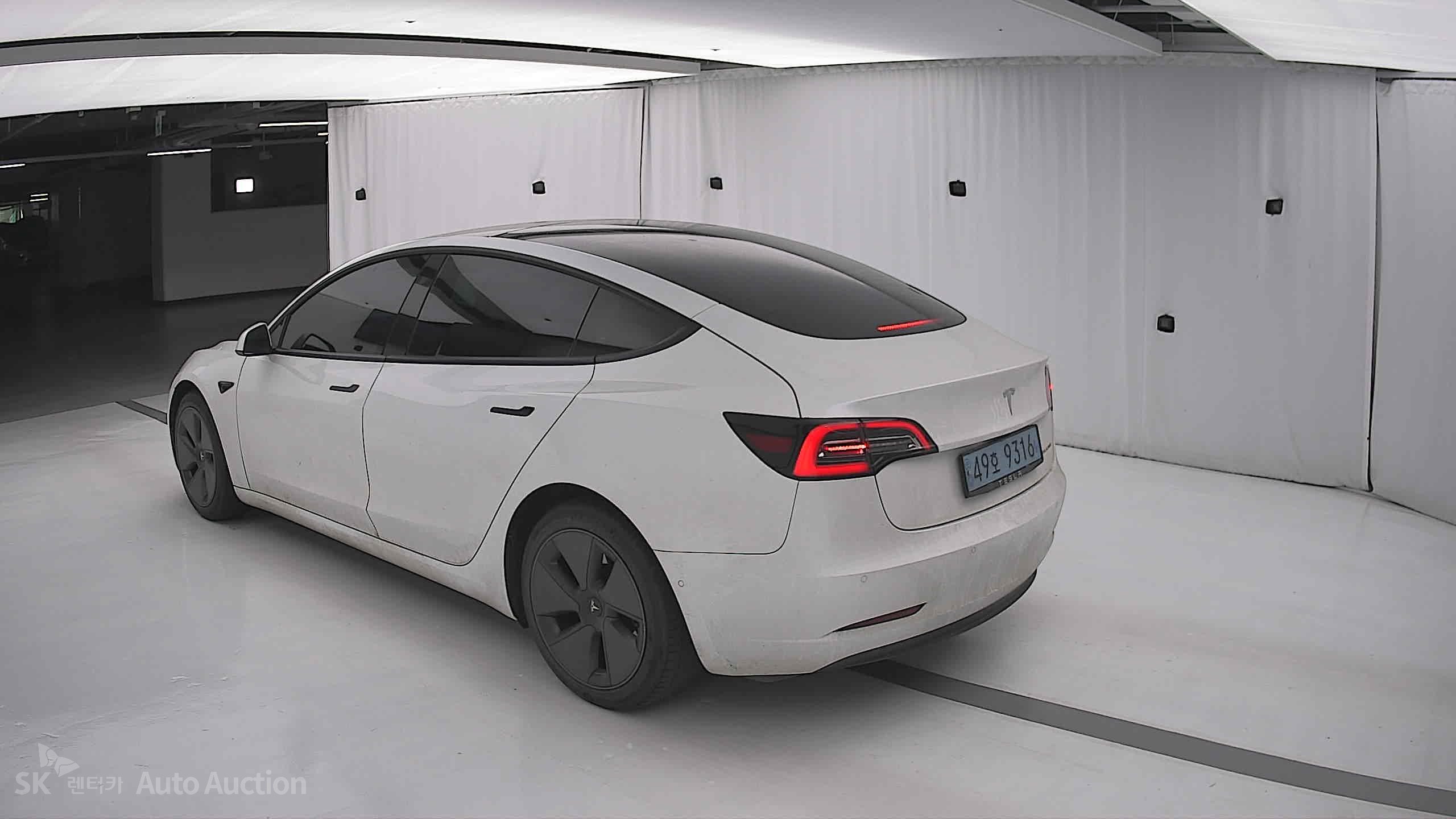 2021 - tesla model 3