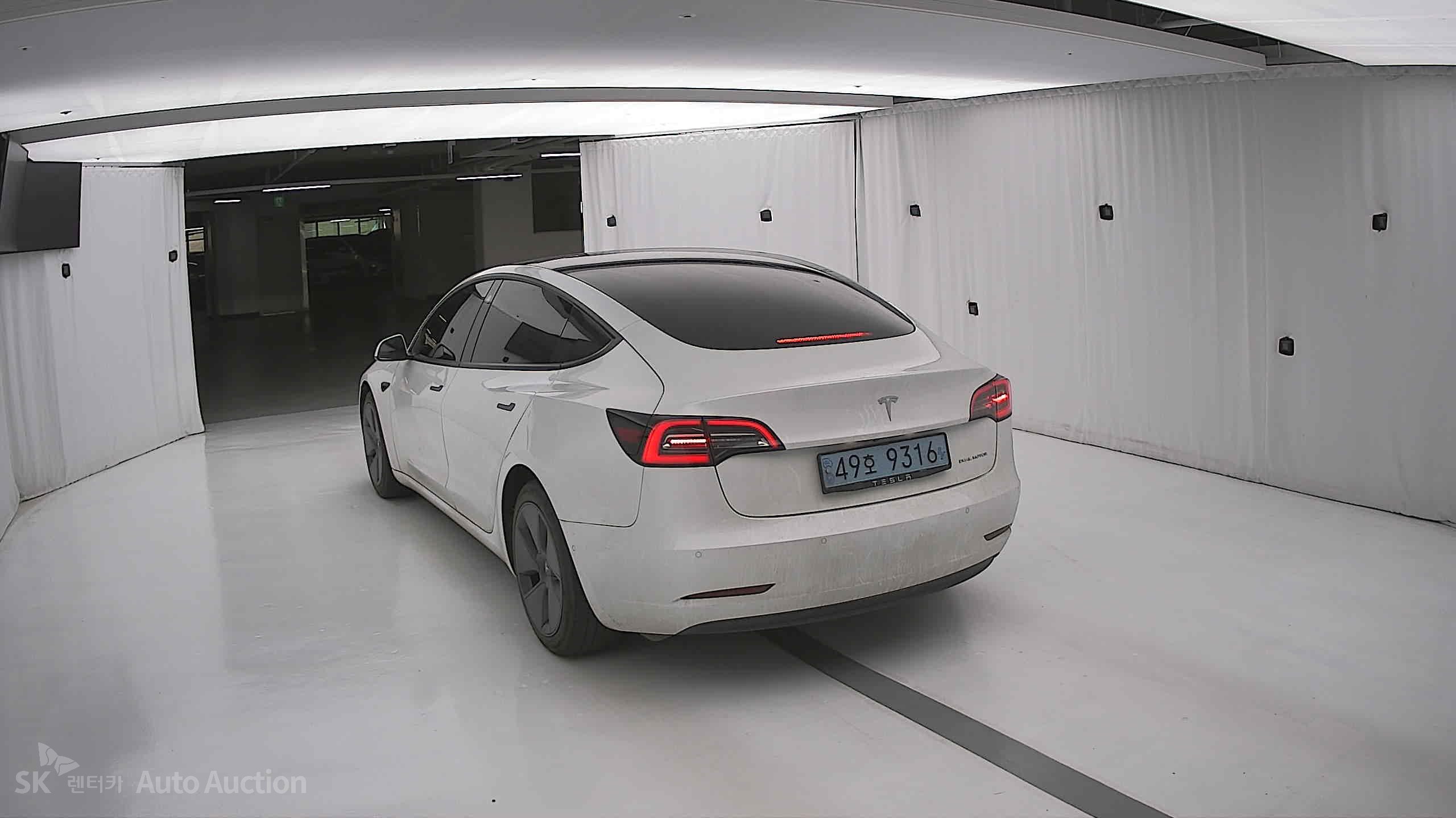 2021 - tesla model 3