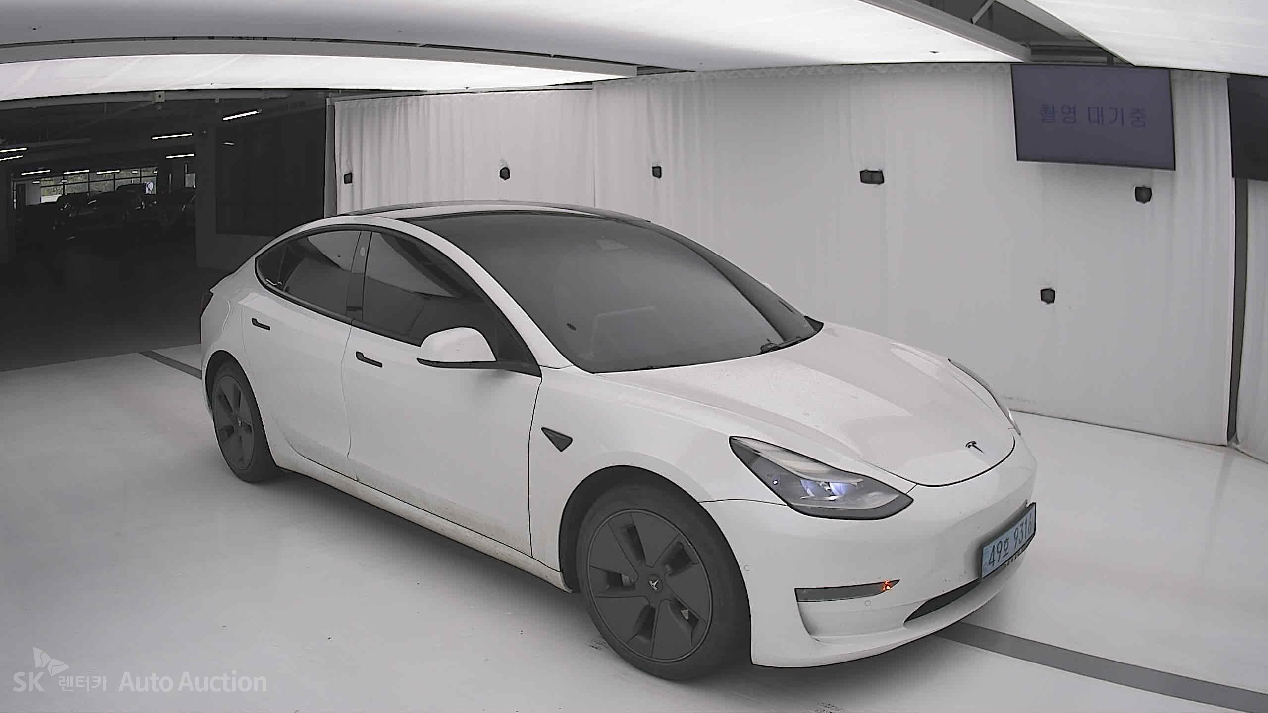 2021 - tesla model 3